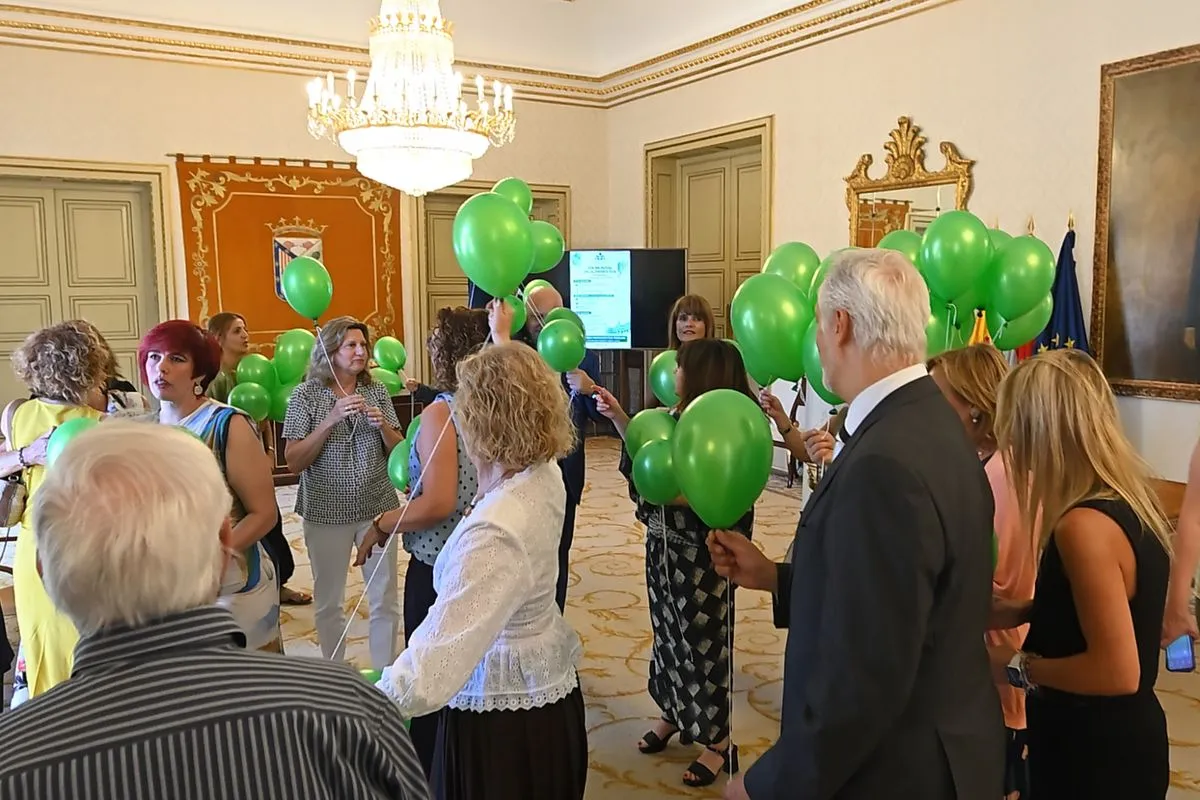 El Ayuntamiento de Salamanca ha recibido a la Asociación de Familiares de Enfermos de Alzheimer (AFA) con motivo del Día Mundial de esta enfermedad