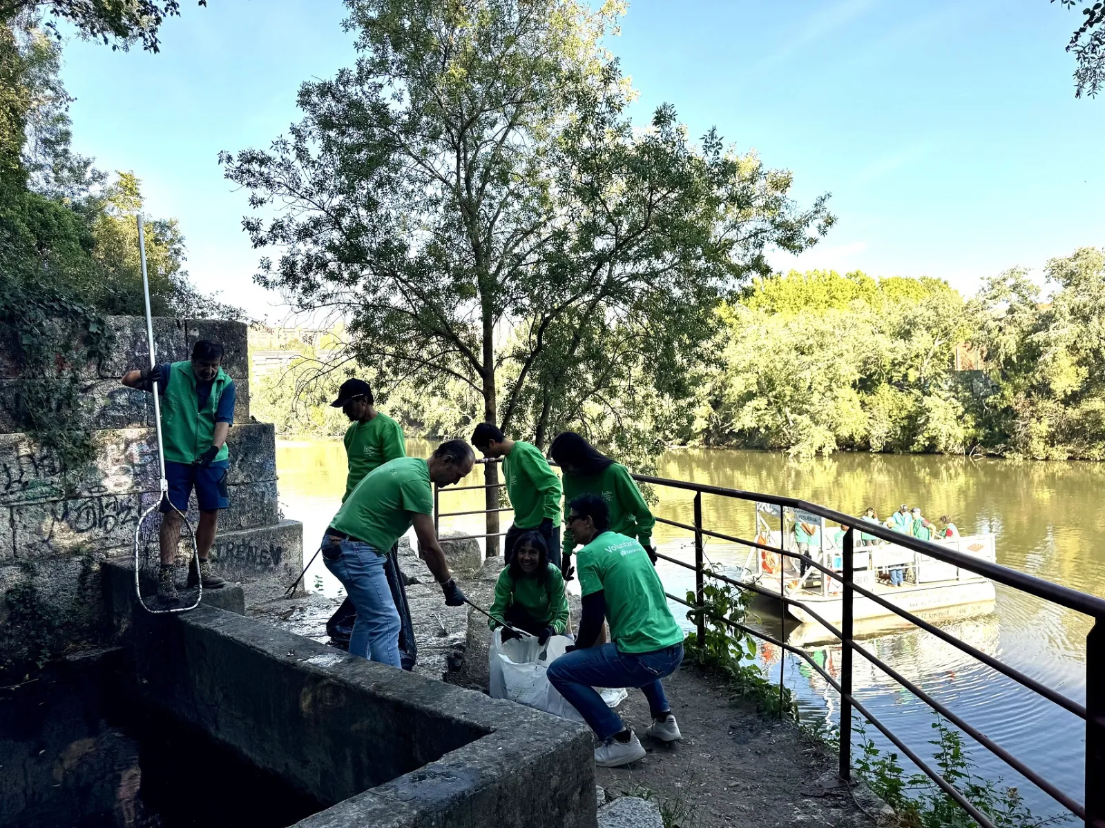 Foto 2 - Iberdrola y Asprodes comparten una jornada de ocio inclusivo en Salamanca