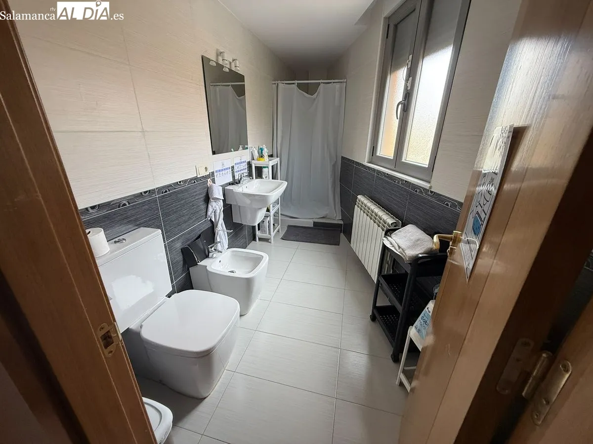 El Ayuntamiento de Salamanca y la Asociación Ariadna han presentado 'El Lazarillo II', una vivienda de 105 metros cuadrados destinada a cuatro menores con autismo. Foto C. C.