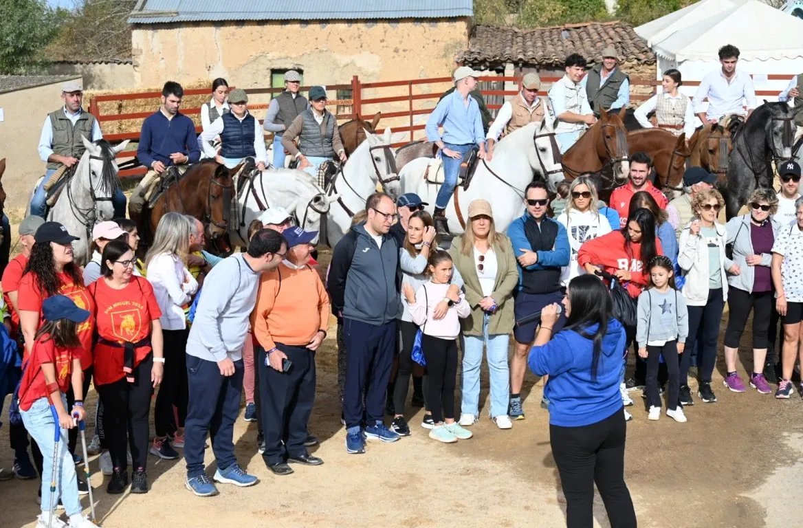 Foto 5 - AFAD Ciudad Rodrigo presenta su programa por el D&iacute;a del Alzheimer