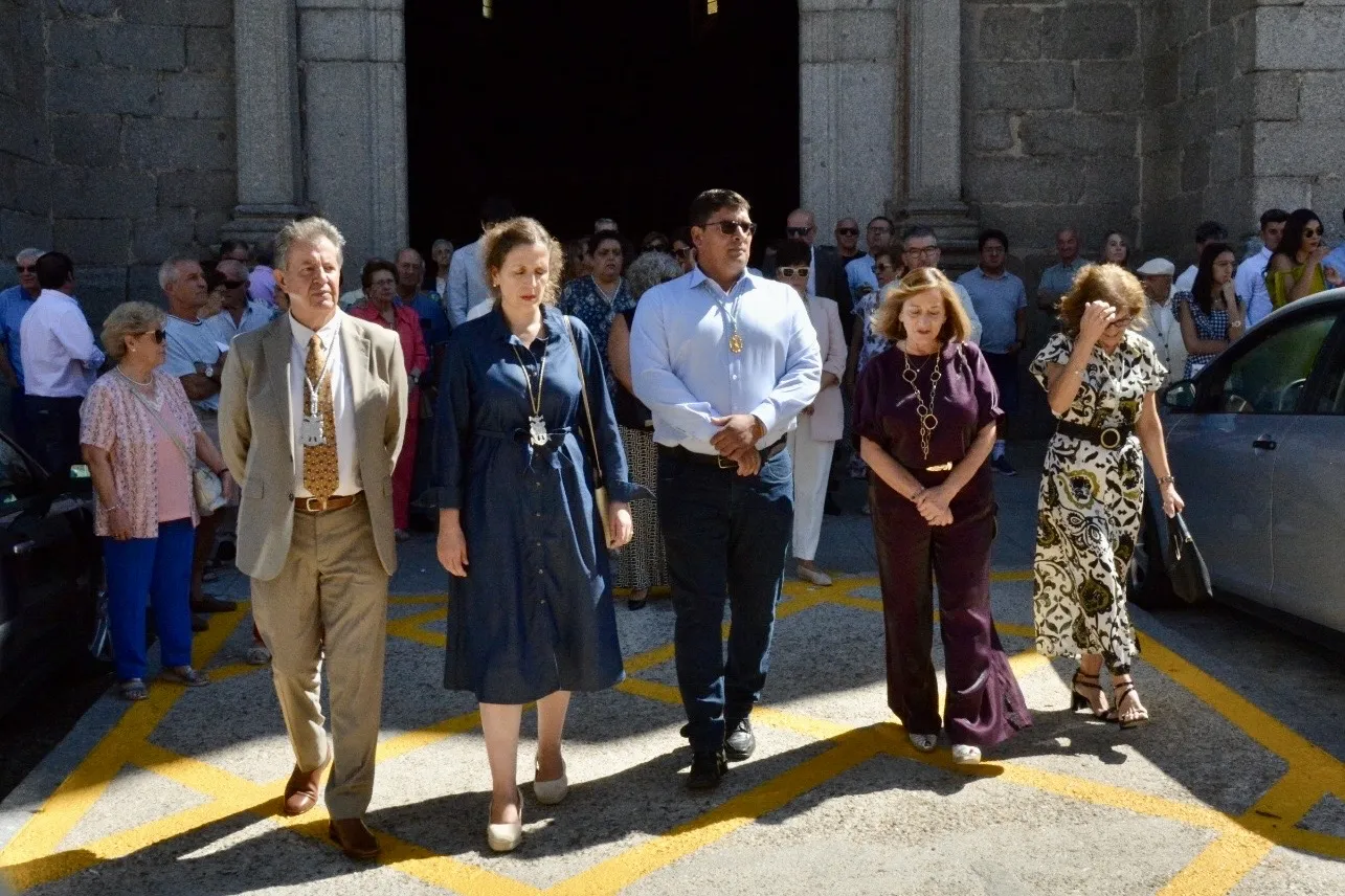 Foto 2 - Multitudinario acompa&ntilde;amiento al Santo Cristo de San Lu&iacute;s en su hist&oacute;rica fiesta anual
