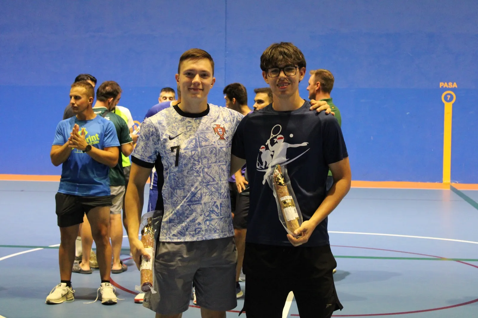 Foto 4 - Buena participaci&oacute;n y ambiente durante la IV Quedada de Frontenis dentro de las fiestas de San Miguel