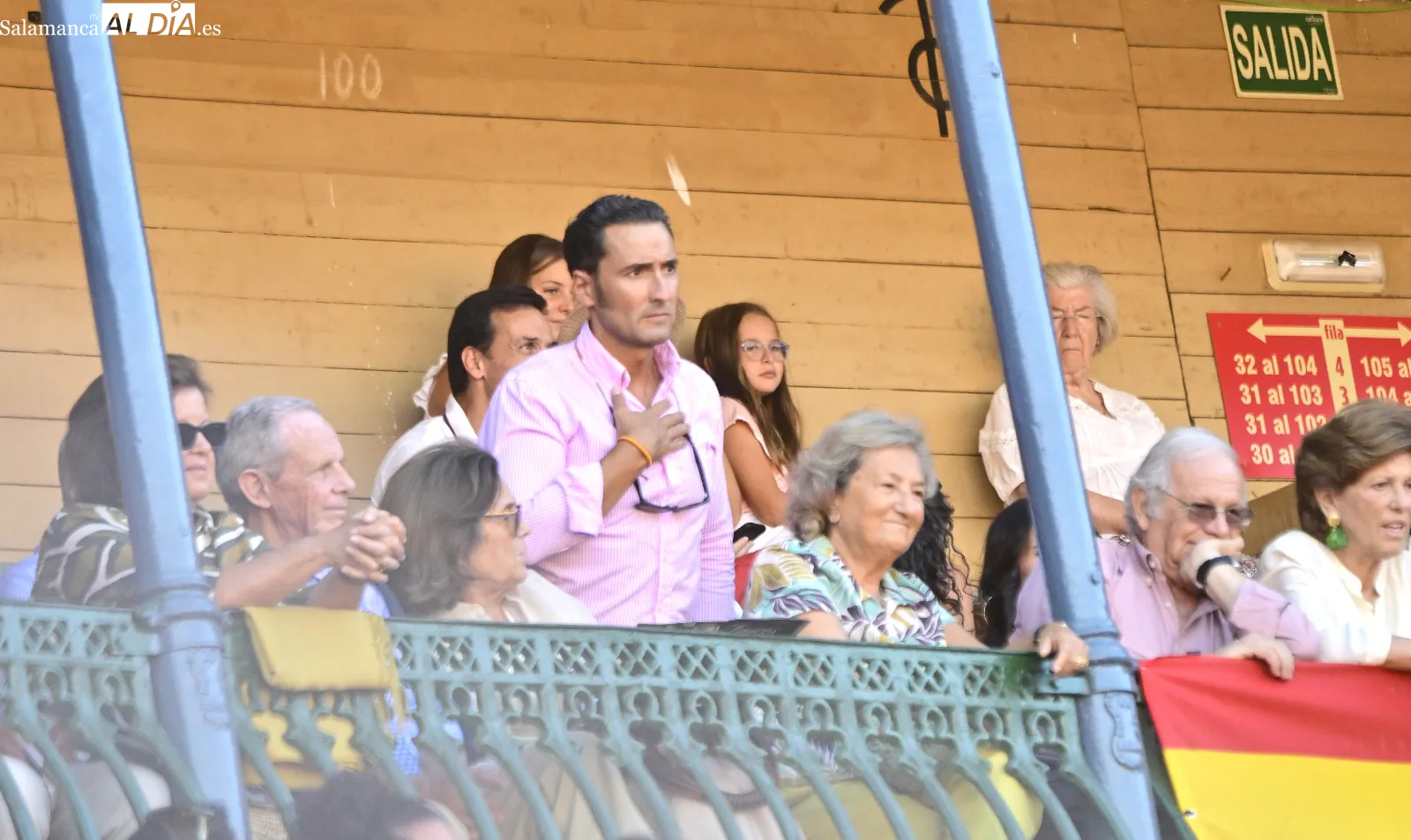 Foto 6 - Emilio de Justo roza la Puerta Grande con el noble quinto