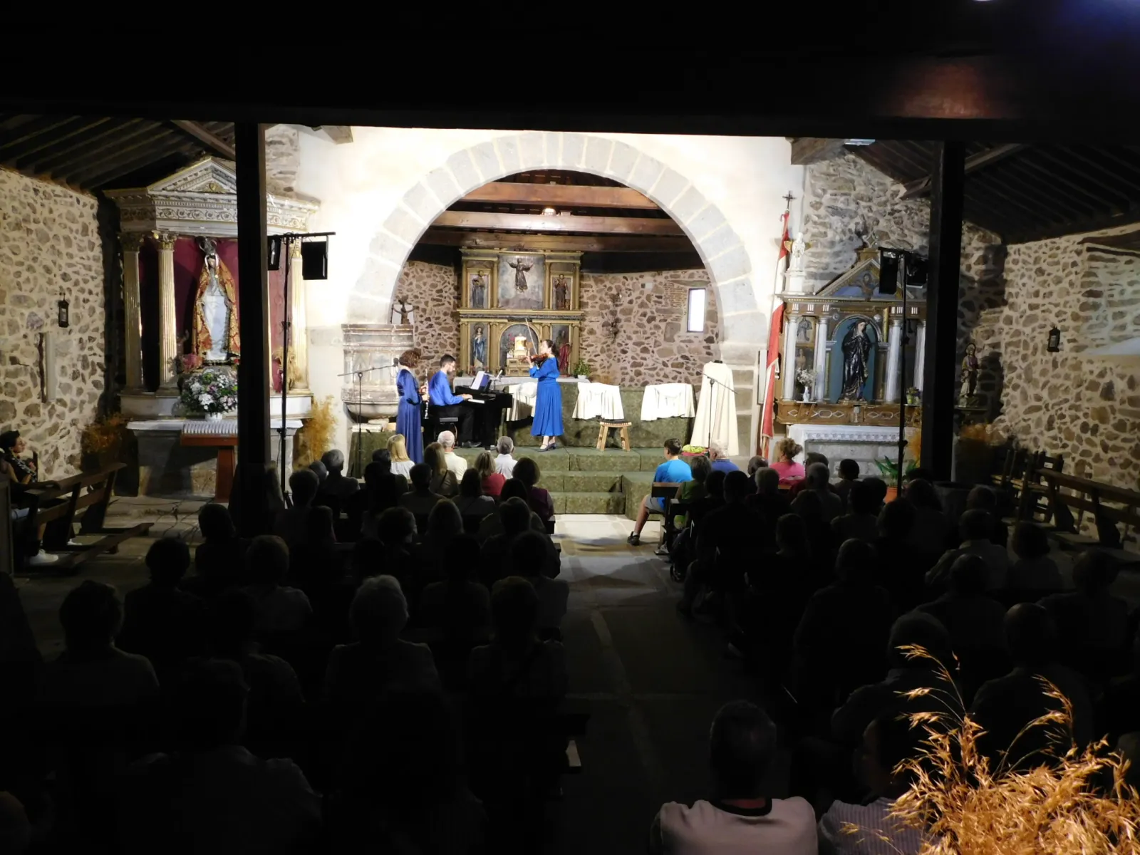 Foto 3 - FOTOS | Bercimuelle acoge la representaci&oacute;n de 'Juan, el esp&iacute;ritu del amor' de Denis Rafter