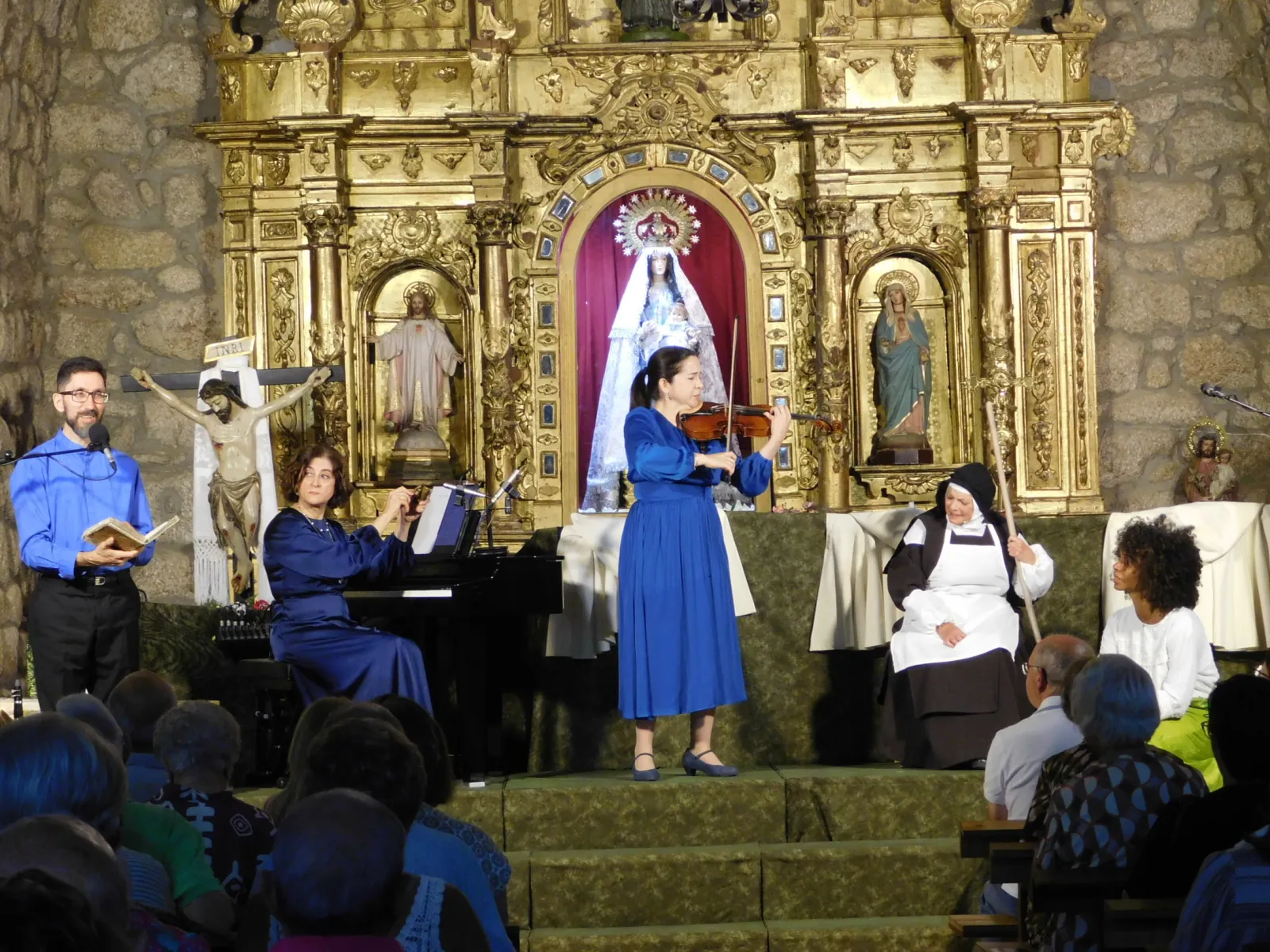 Foto 7 - La m&iacute;stica de San Juan de la Cruz llena la iglesia de Cantagallo en sus fiestas patronales
