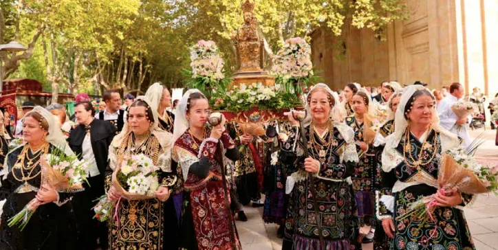 Tradiciones y honor para homenajear a la patrona 