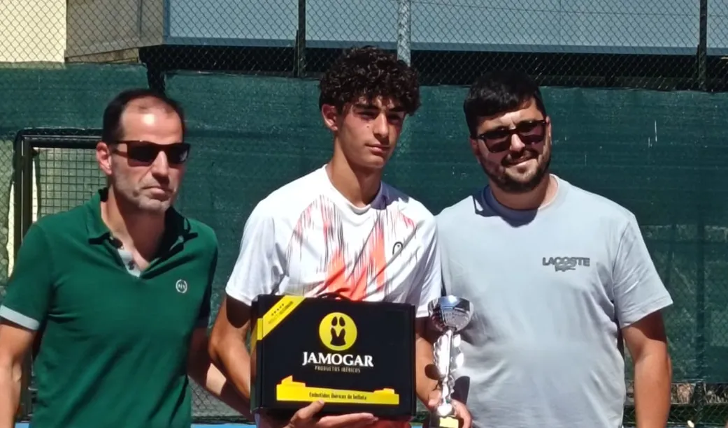 Guillermo Manzano campeón Torneo Tenis Virgen de la Vega Salamanca