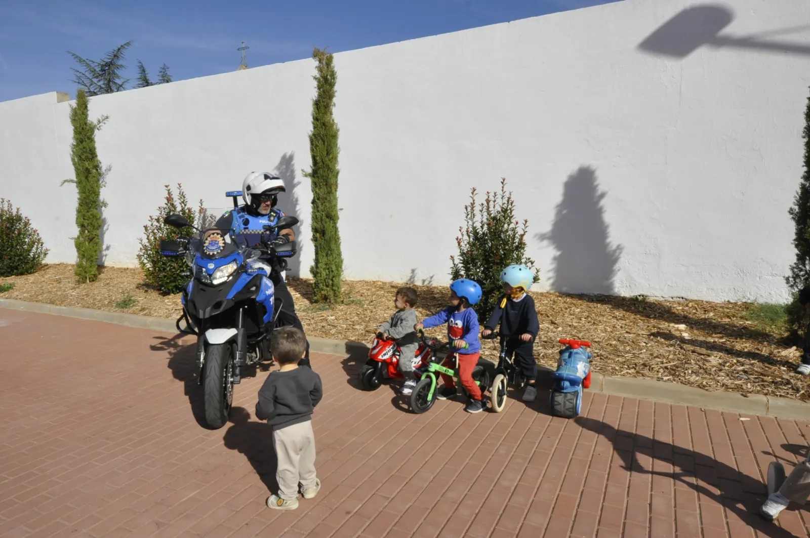 Foto 2 - Santa Marta celebra el 'Pequecircuito de la Movilidad' con escolares y la Polic&iacute;a Local