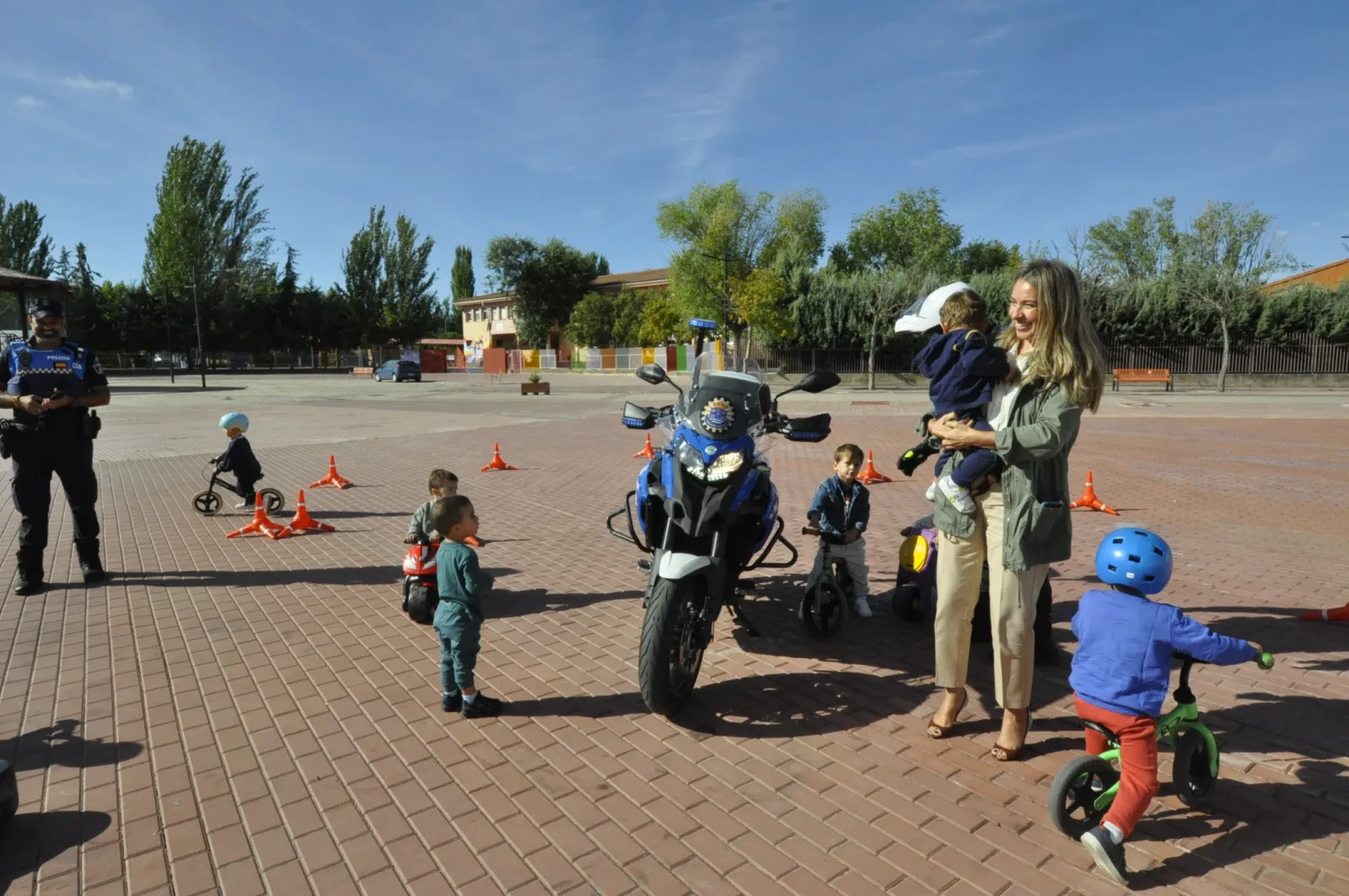 Foto 5 - Santa Marta celebra el 'Pequecircuito de la Movilidad' con escolares y la Polic&iacute;a Local