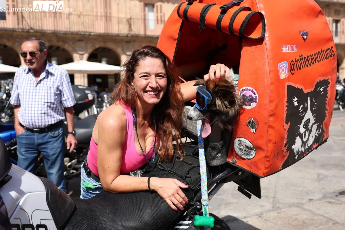 El rugido de las motos llega a la Plaza Mayor de Salamanca | Fotos: David Sañudo