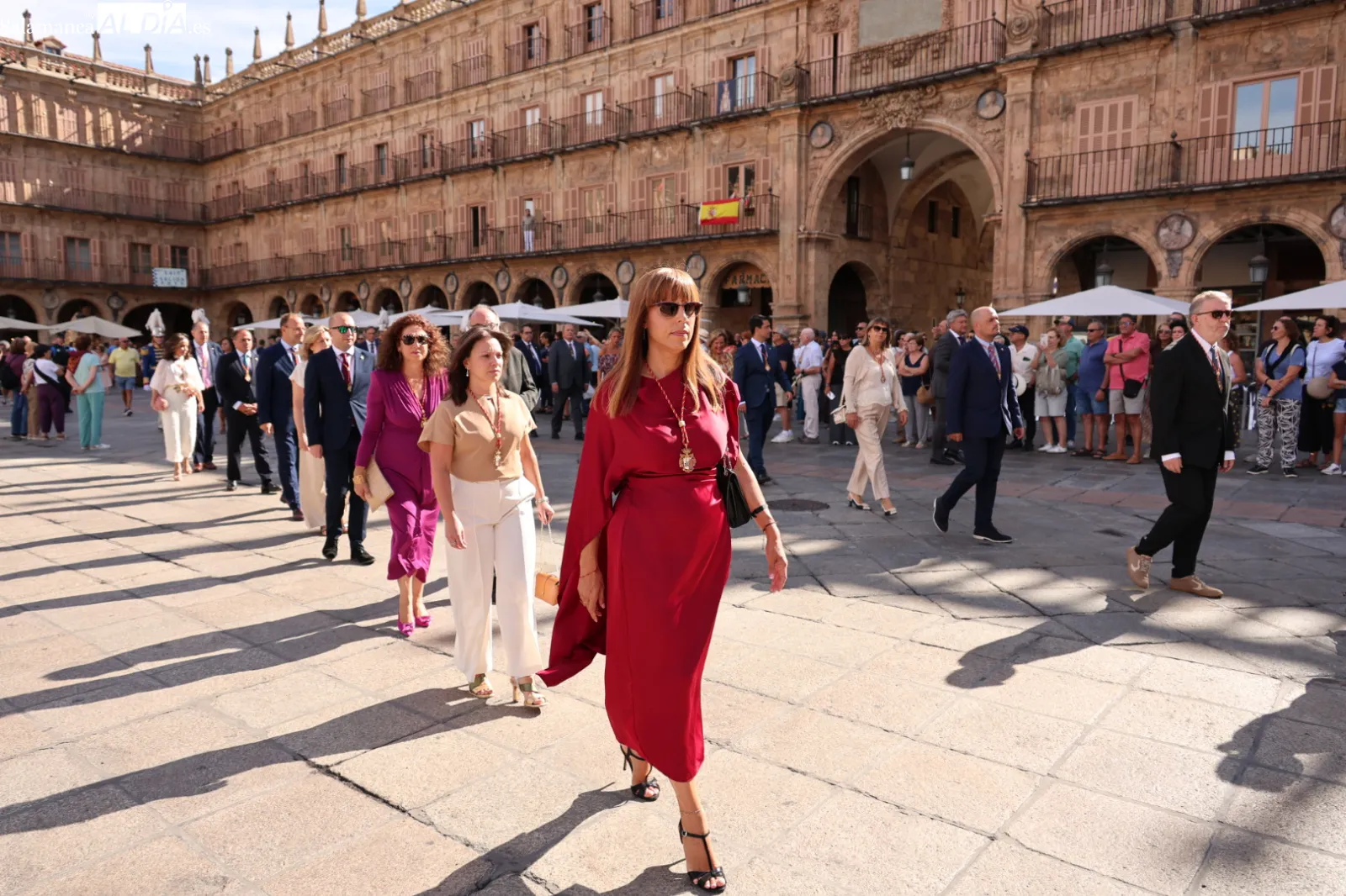 Desfile de la Corporación municipal de Salamanca para asistir a la eucaristía en honor a la Virgen de la Vega. Fotos: David Sañudo