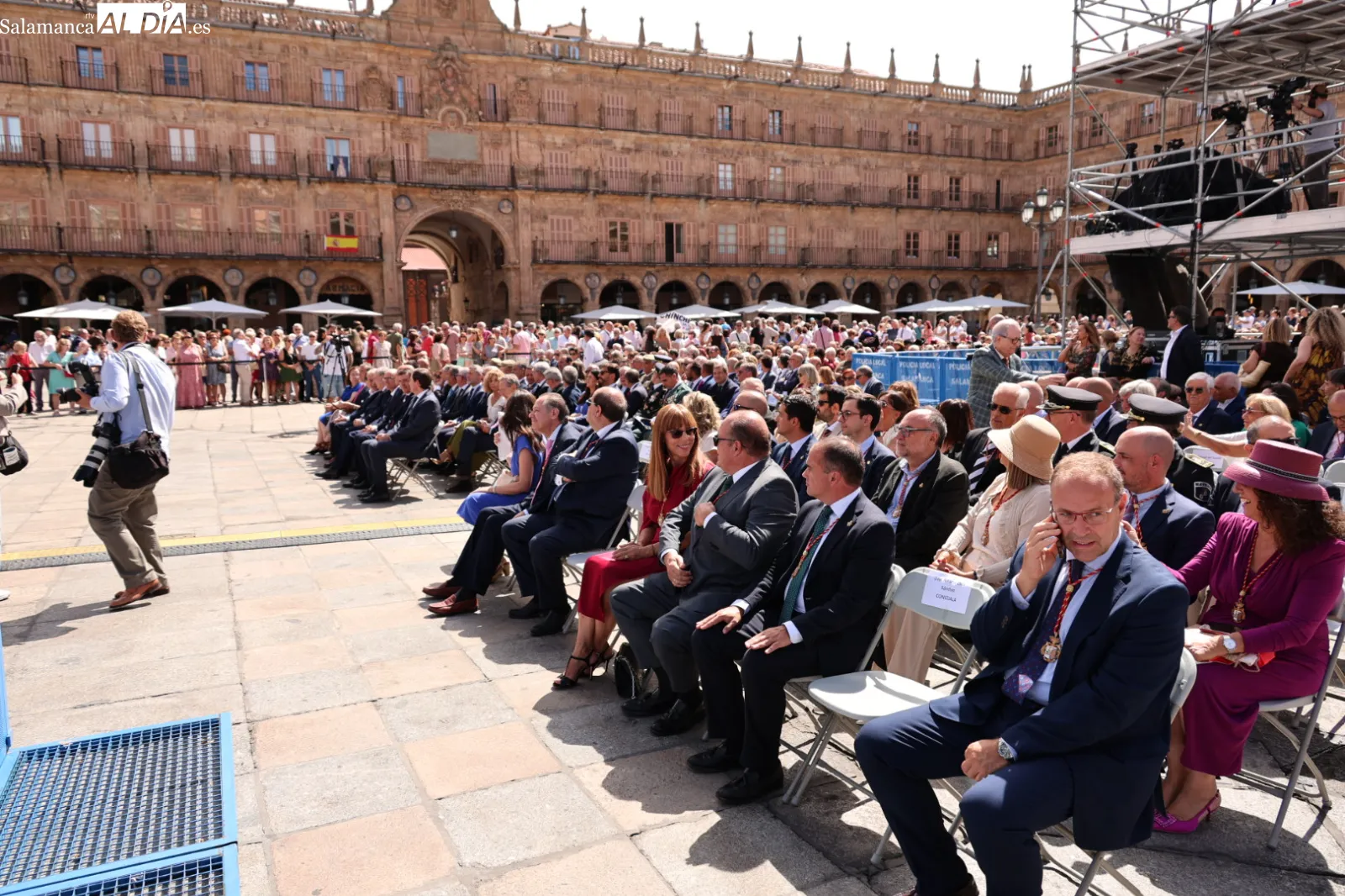 Pregón de Guadalupe Lancho en la Plaza Mayor de Salamanca. Fotos: David Sañudo
