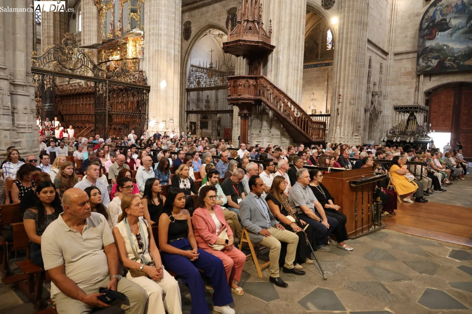 Eucaristía de clausura del Encuentro de Cofradías en la Catedral de Salamanca. Fotos: David Sañudo