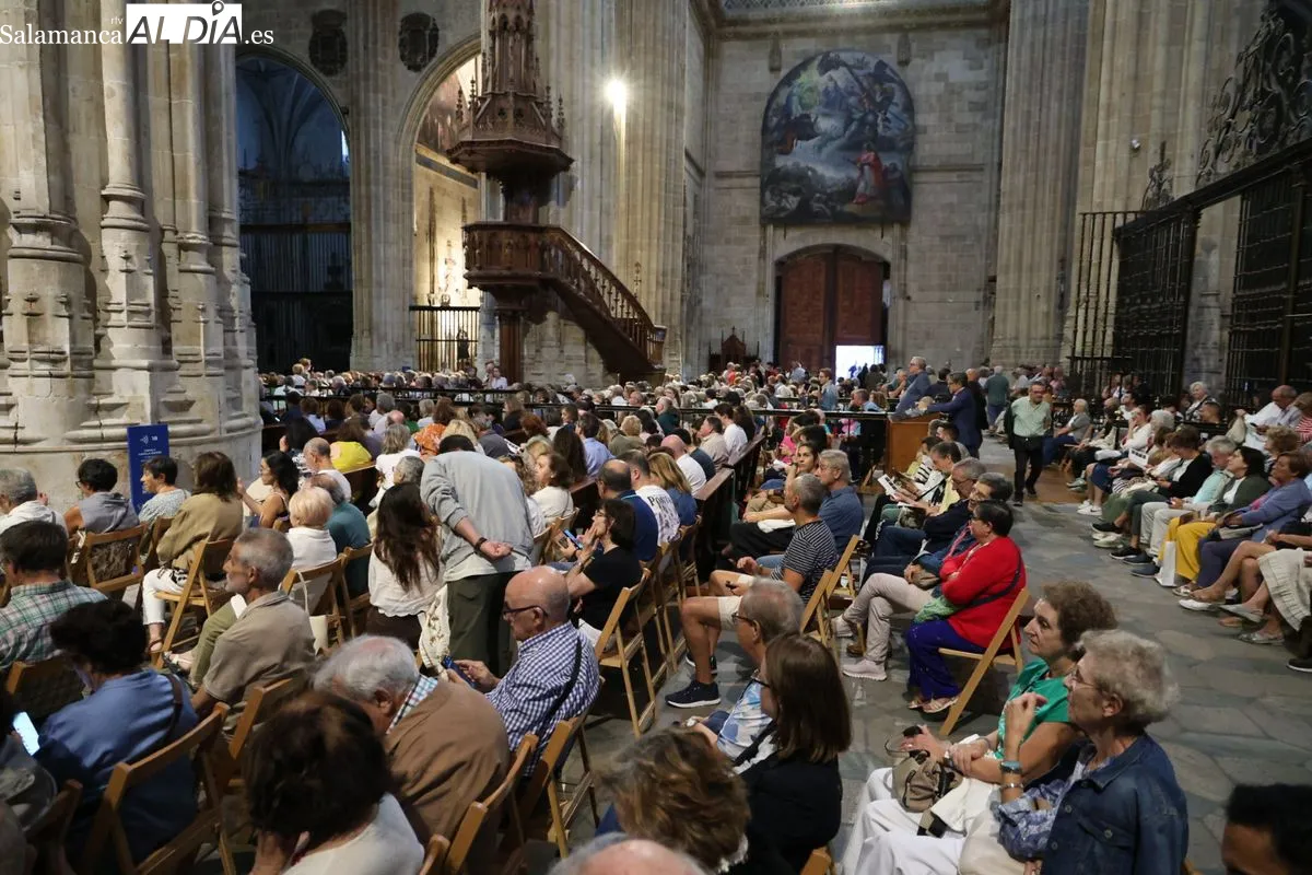  El órgano y el tamboril se fusionan en la Catedral de Salamanca | Fotos: David Sañudo
