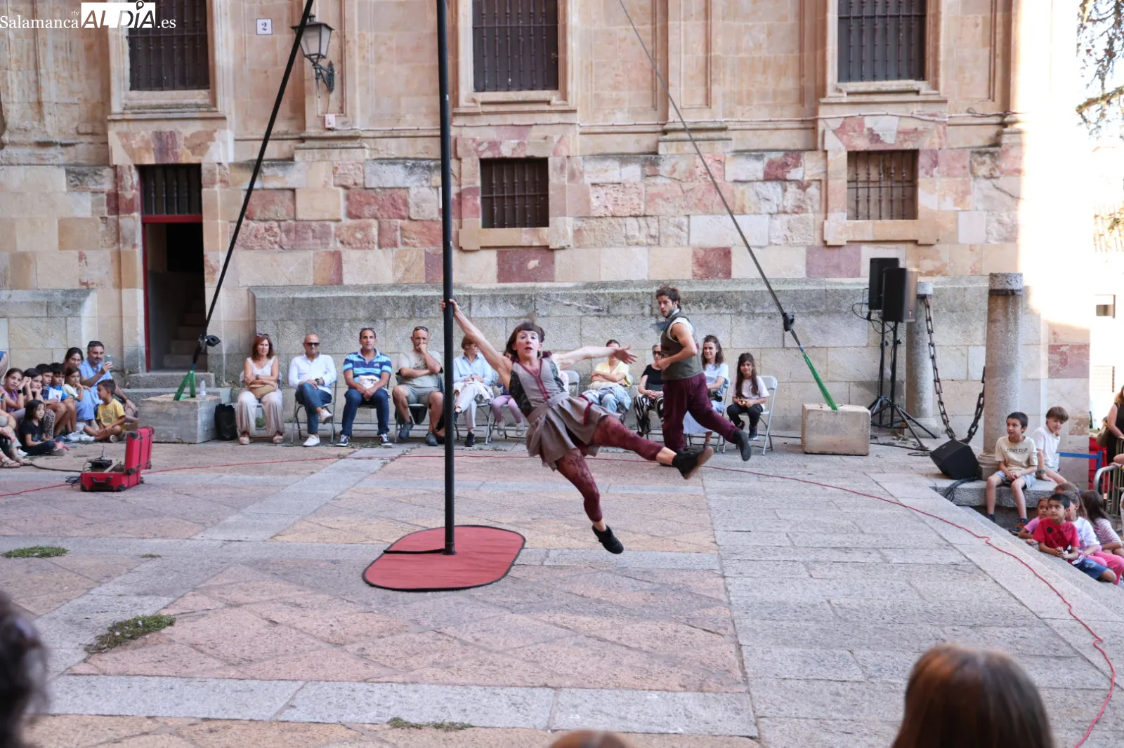 Espectáculo 'Kinematos' de ManoAmano en el Patio Chico de Salamanca. Fotos: David Sañudo