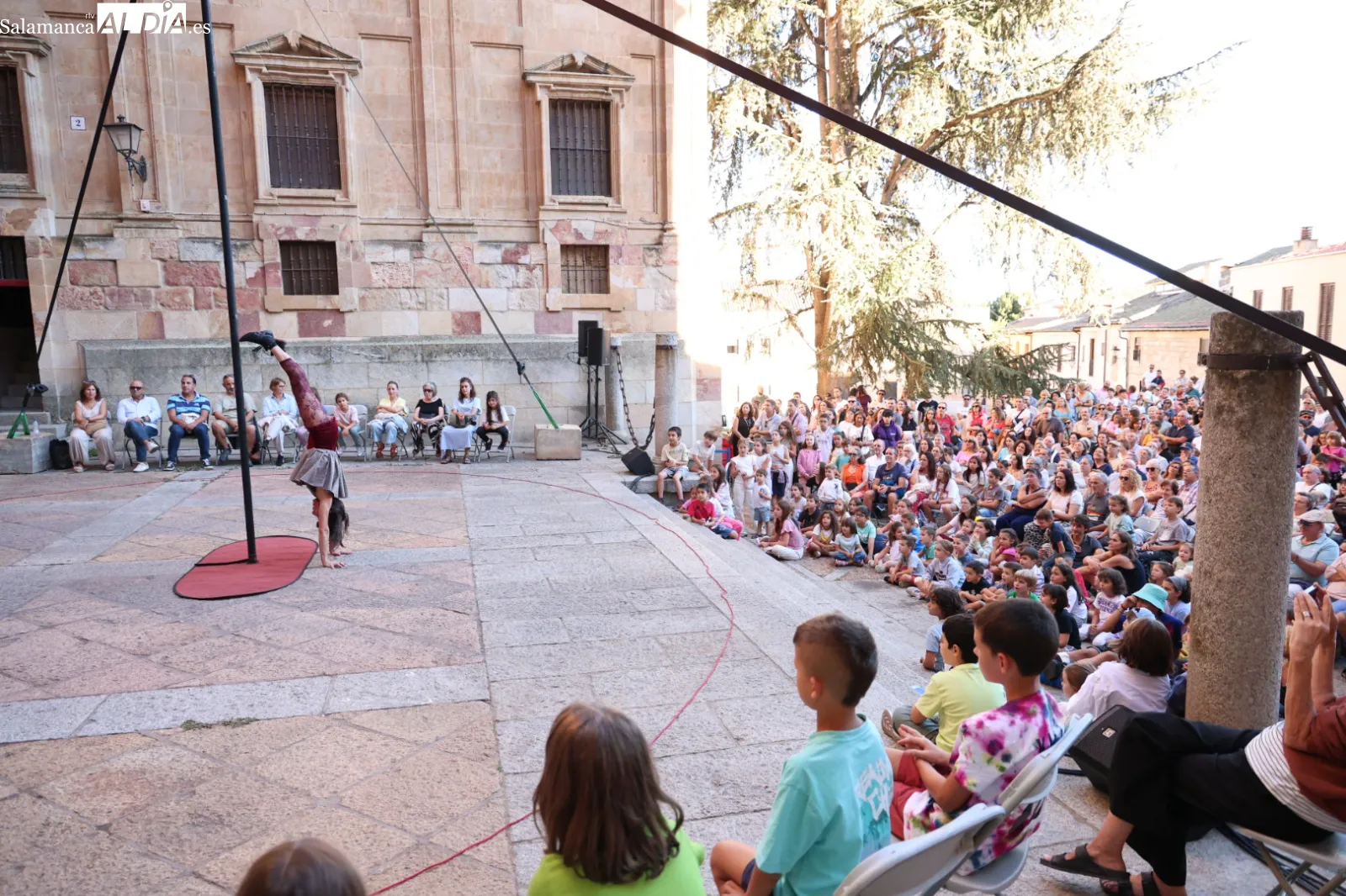 Espectáculo 'Kinematos' de ManoAmano en el Patio Chico de Salamanca. Fotos: David Sañudo