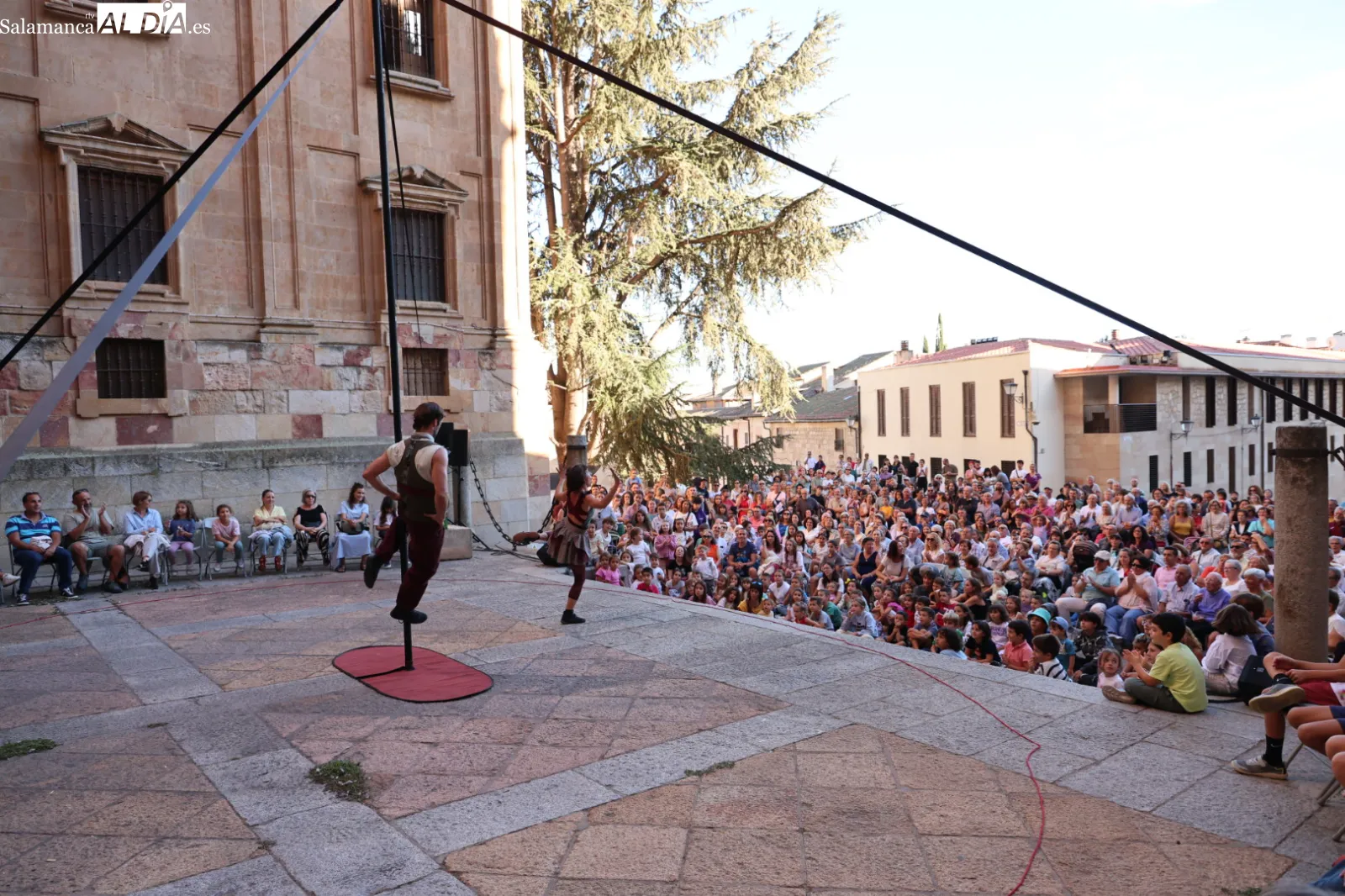 Espectáculo 'Kinematos' de ManoAmano en el Patio Chico de Salamanca. Fotos: David Sañudo