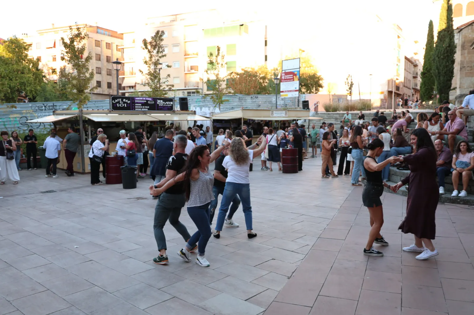Ambiente en las casetas de la plaza de San Román. Fotos: David Sañudo
