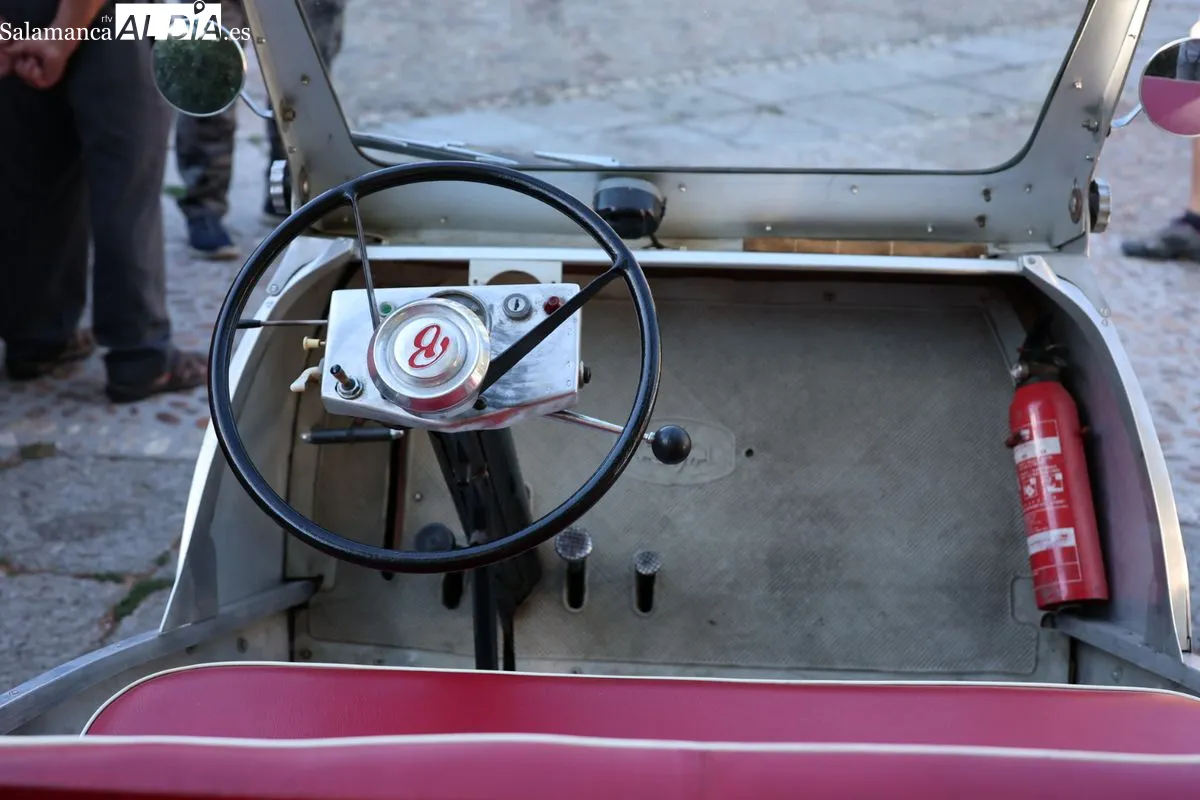 Joyas sobre ruedas: los microcoches de los años 50 y 60 llegan a Salamanca | FOTOS: David Sañudo