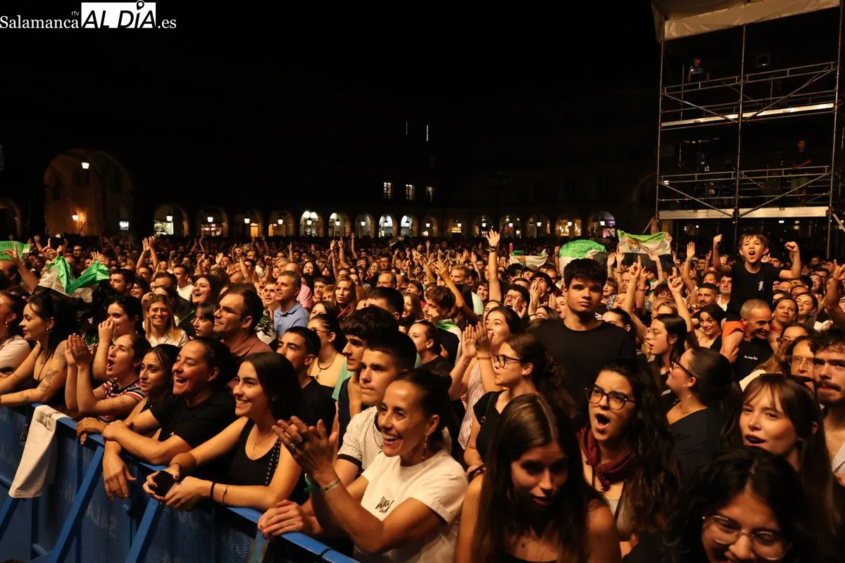 Concierto Sanguijuelas del Guadiana en la Plaza Mayor de Salamanca | Fotos: David Sañudo