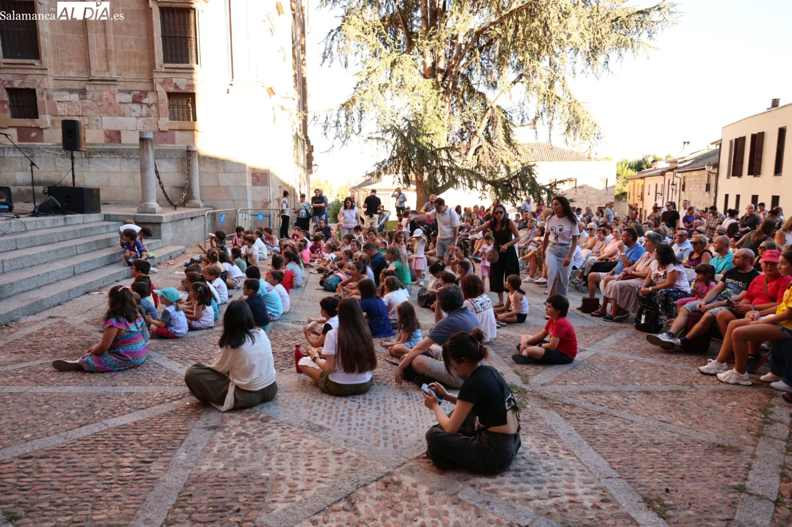 'Piratas de Secano, de las compañía Xip Xap, en el Patio Chico de Salamanca. Fotos: David Sañudo