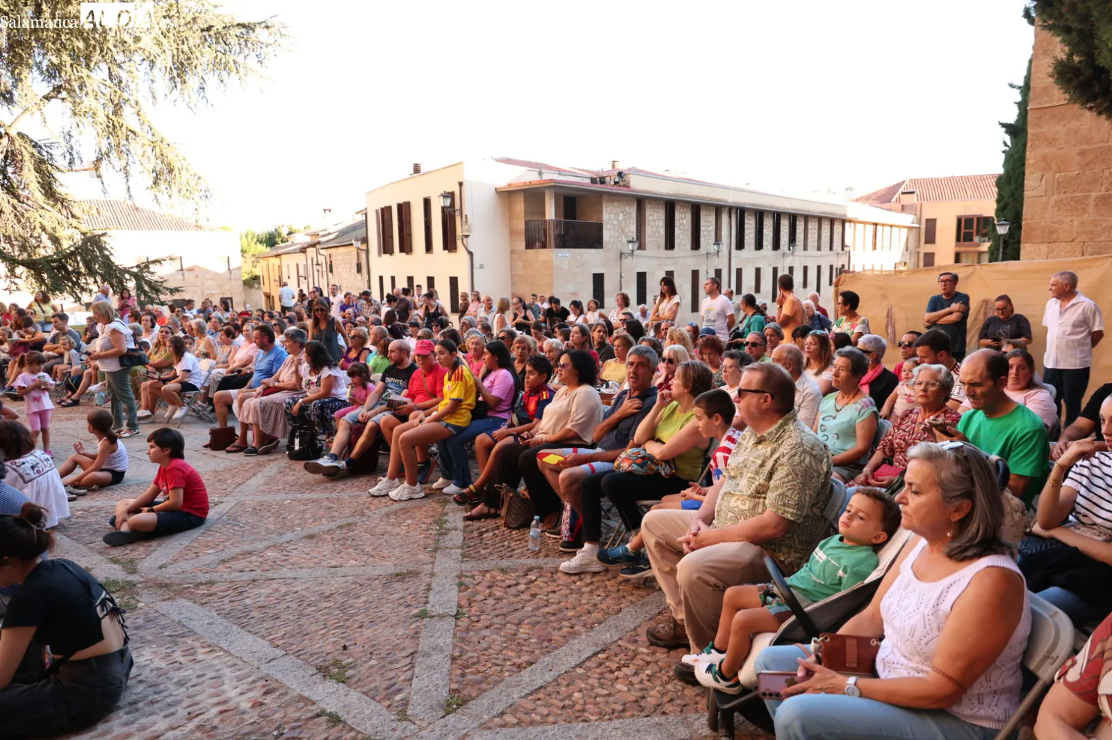 'Piratas de Secano, de las compañía Xip Xap, en el Patio Chico de Salamanca. Fotos: David Sañudo