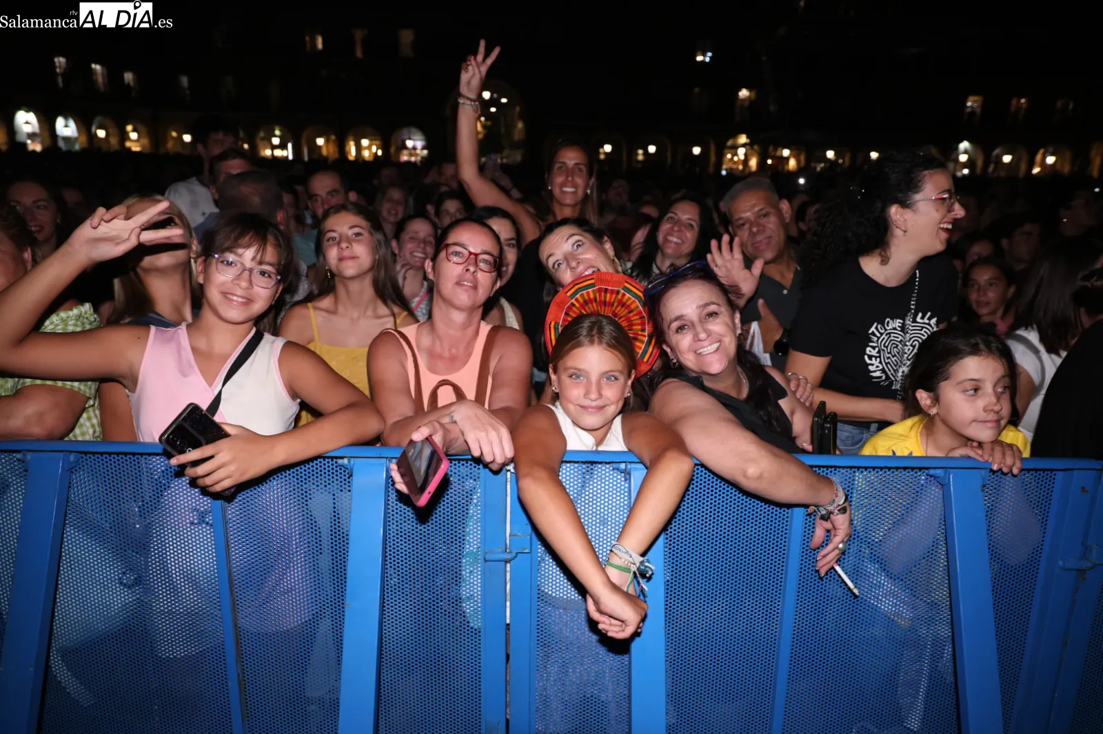 Concierto de Antoñito Molina en la Plaza Mayor de Salamanca. Fotos: David Sañudo
