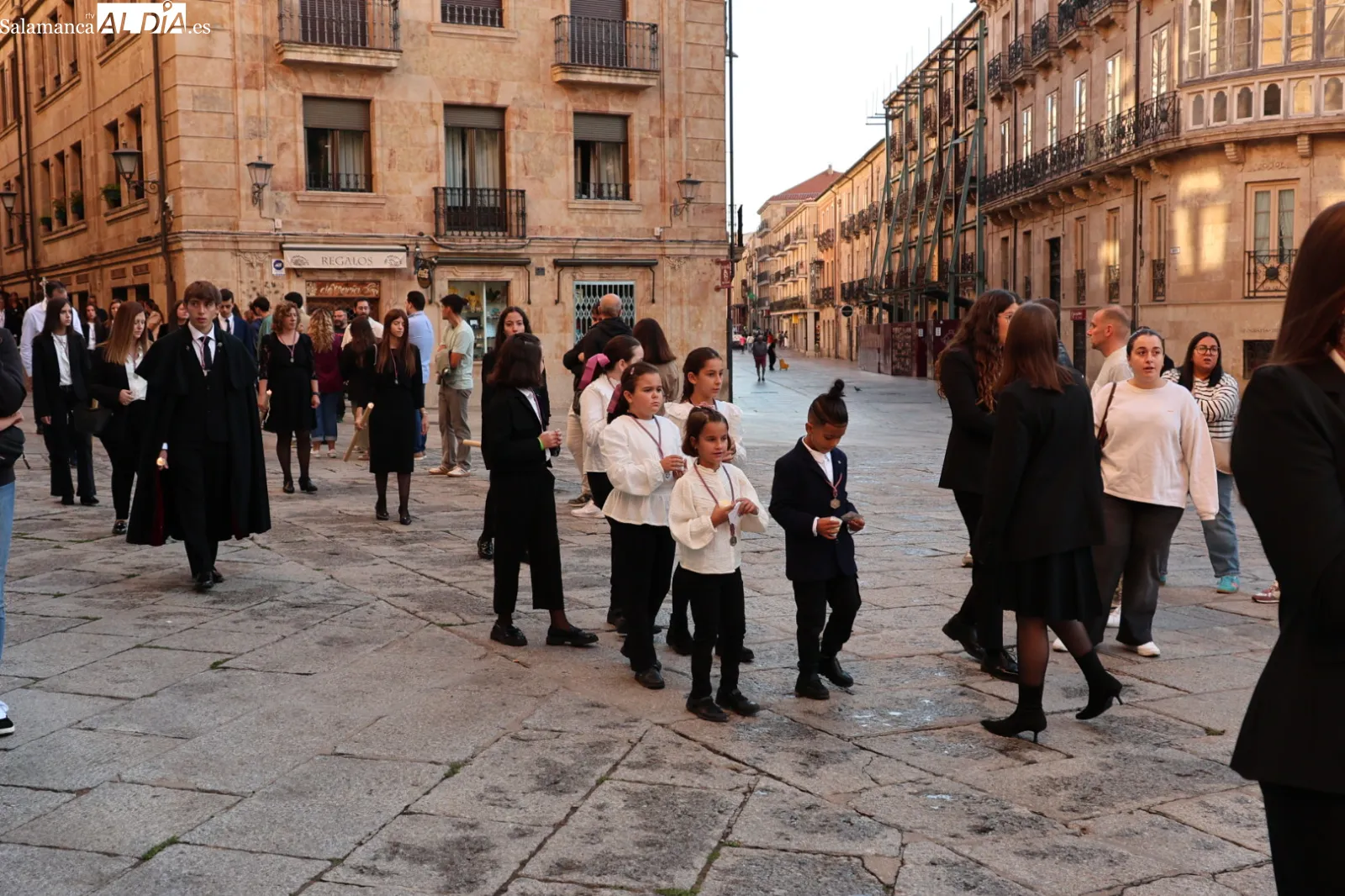 Solemne desfile de la imagen de Jesús Flagelado hasta la Catedral de Salamanca. Fotos: David Sañudo