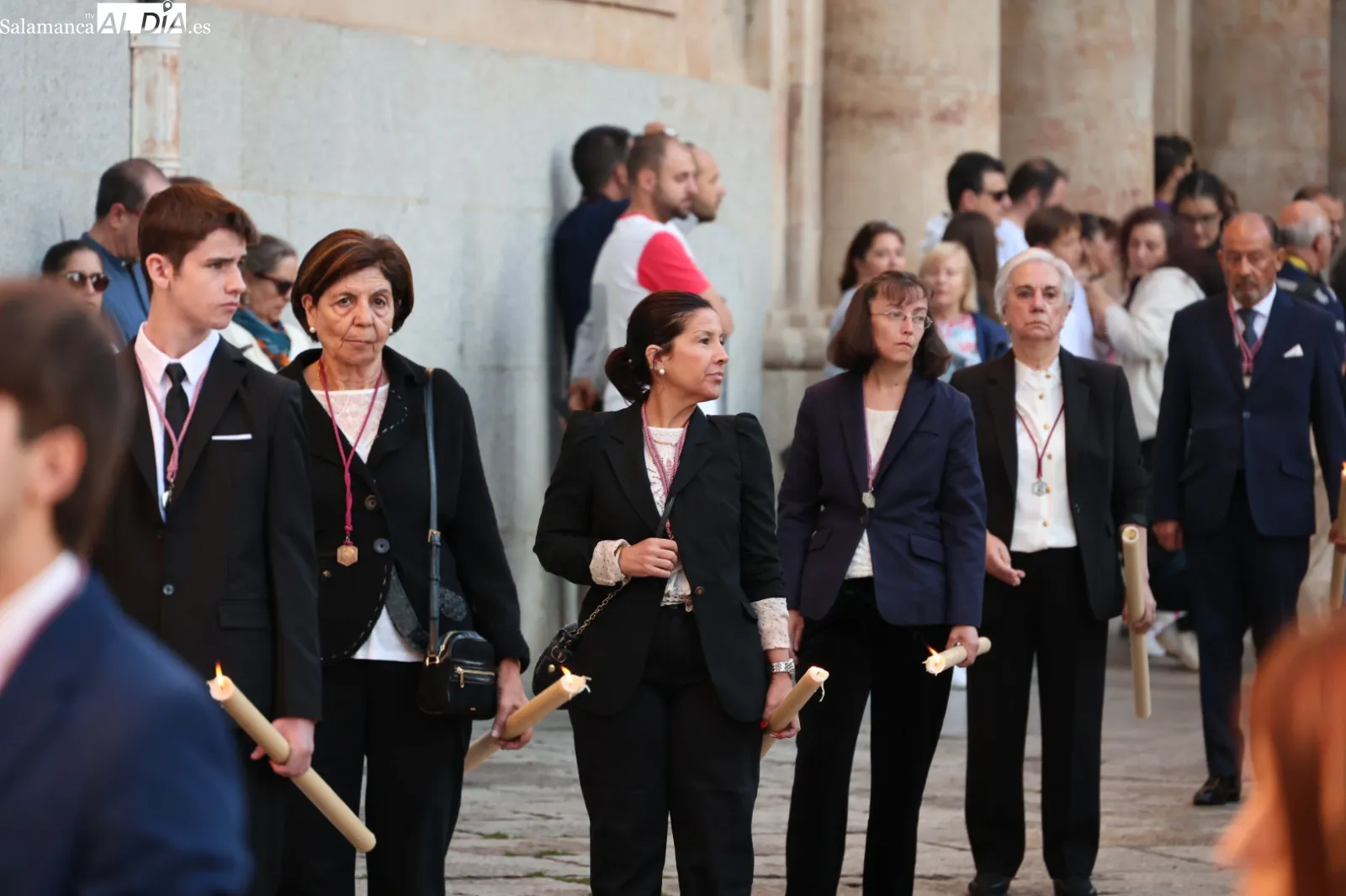 Solemne desfile de la imagen de Jesús Flagelado hasta la Catedral de Salamanca. Fotos: David Sañudo