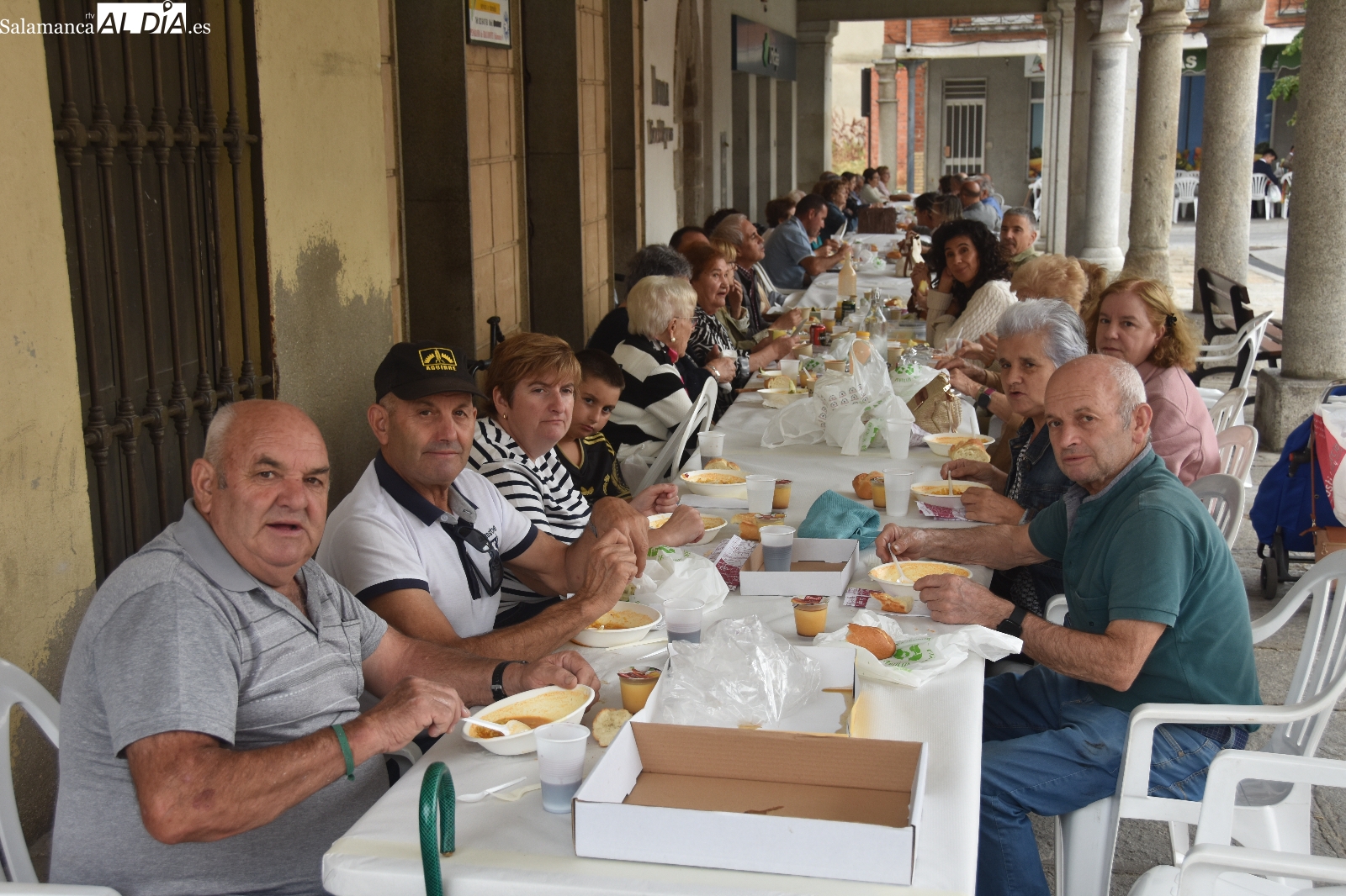 Más de 600 platos de arroz y solidaridad con la Fundación Española del Corazón en la fiestas patronales de San Miguel en Peñaranda