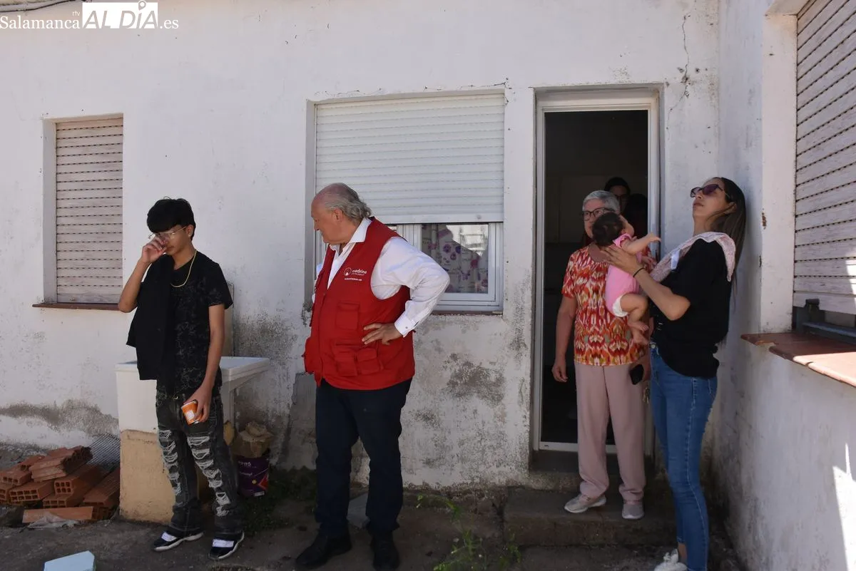 Llegada de la familia al municipio de San Muñoz | FOTOS: V. Martins