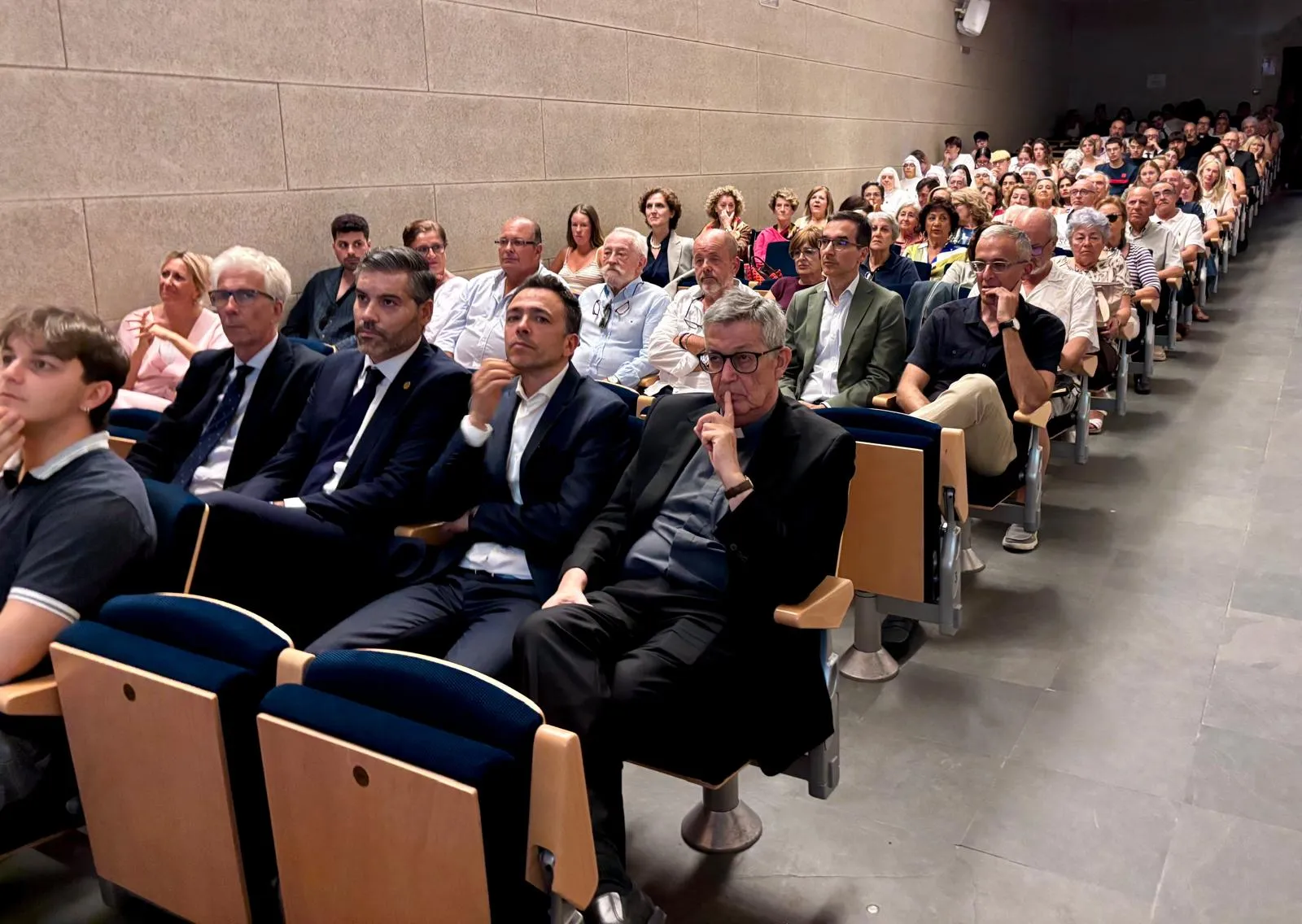 Foto 2 - La UPSA rinde homenaje a Gregorio Ord&oacute;&ntilde;ez con la proyecci&oacute;n del documental 'Esta es una historia real'