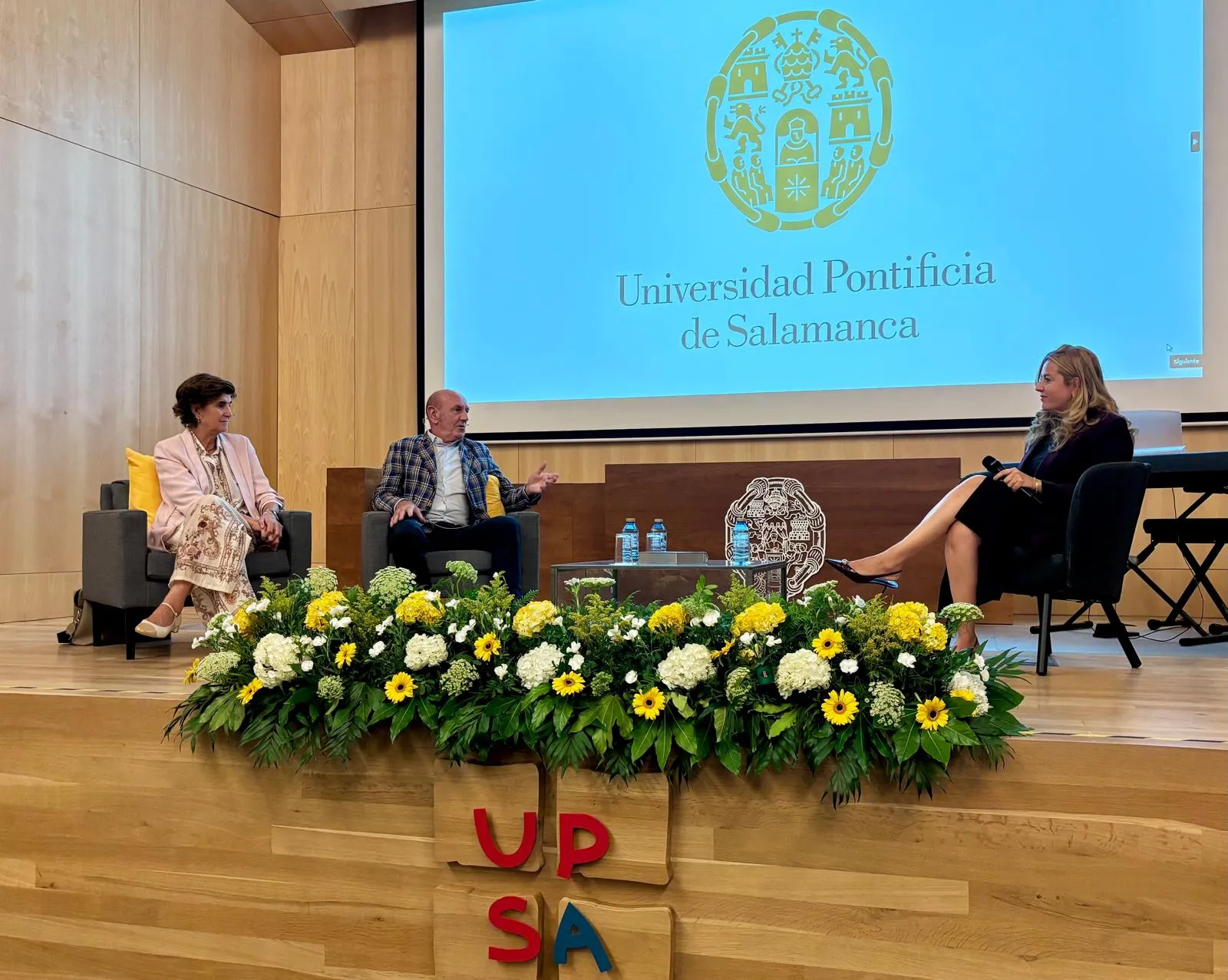 Foto 3 - La UPSA rinde homenaje a Gregorio Ord&oacute;&ntilde;ez con la proyecci&oacute;n del documental 'Esta es una historia real'