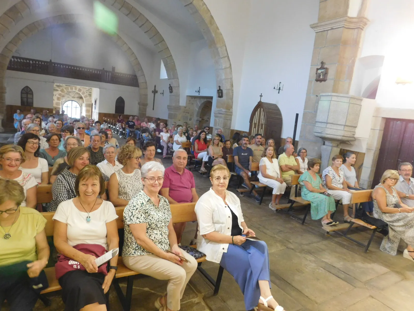 Foto 3 - Los sahug&uuml;e&ntilde;os disfrutan de la obra &lsquo;Juan, el esp&iacute;ritu del amor&rsquo; con un recuerdo a su escuela rural