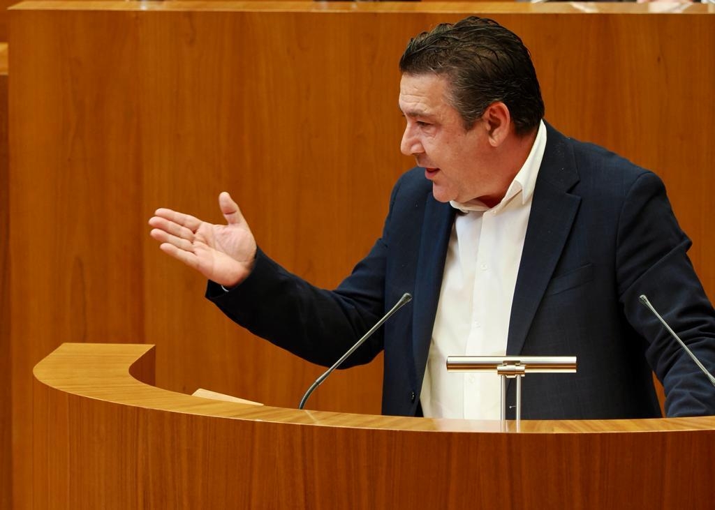 Rechazadas en las Cortes de CyL las ayudas permanentes para mantener cajeros en el medio rural