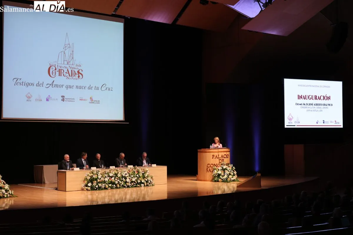Inauguración del XXXVII Encuentro Nacional de Cofradías en el Palacio de Congresos de Salamanca. Foto de David Sañudo