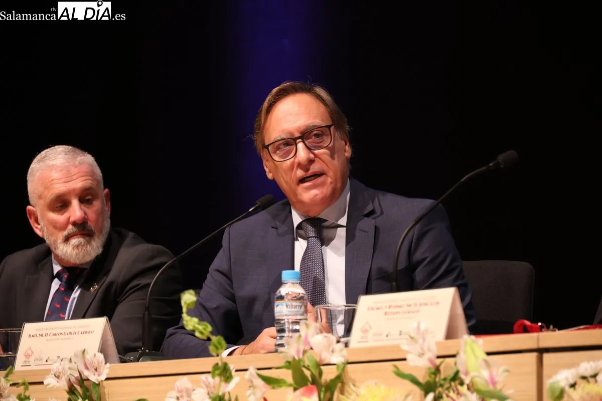 Inauguración del XXXVII Encuentro Nacional de Cofradías en el Palacio de Congresos de Salamanca. Foto de David Sañudo