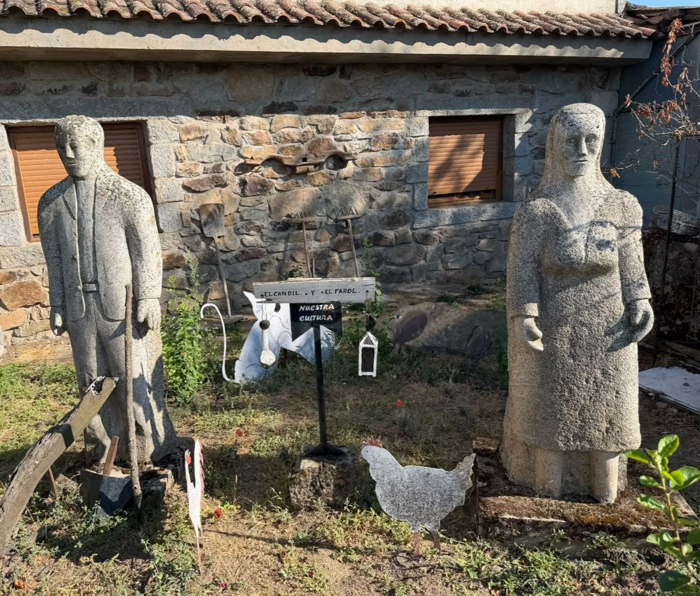 'Esculturas de piedra Sardón' de Rosita Tantas / Ayuntamiento de Sardón de los Frailes
