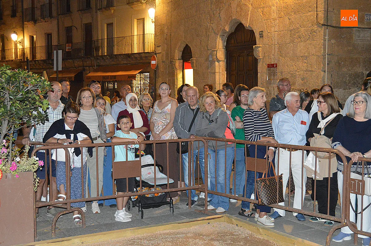 Foto 15 - La Feria del Caballo celebra sus bodas de plata e inaugura con la exhibici&oacute;n &laquo;El hechizo de la rosa&raquo;