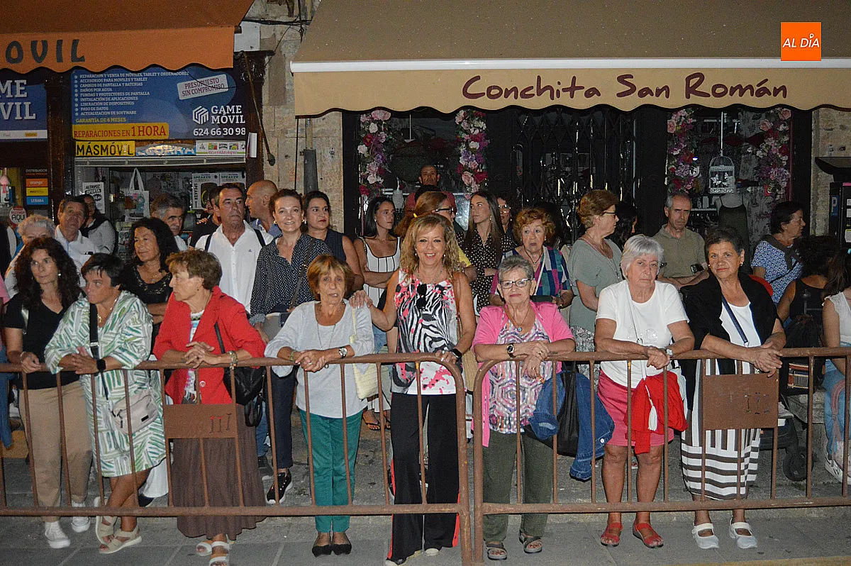 Foto 18 - La Feria del Caballo celebra sus bodas de plata e inaugura con la exhibici&oacute;n &laquo;El hechizo de la rosa&raquo;