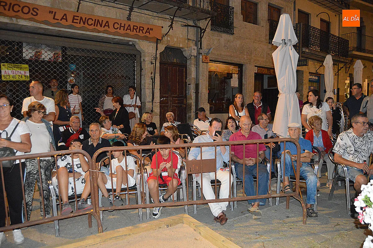 Foto 2 - La Feria del Caballo celebra sus bodas de plata e inaugura con la exhibici&oacute;n &laquo;El hechizo de la rosa&raquo;