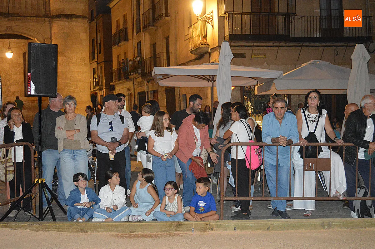 Foto 5 - La Feria del Caballo celebra sus bodas de plata e inaugura con la exhibici&oacute;n &laquo;El hechizo de la rosa&raquo;