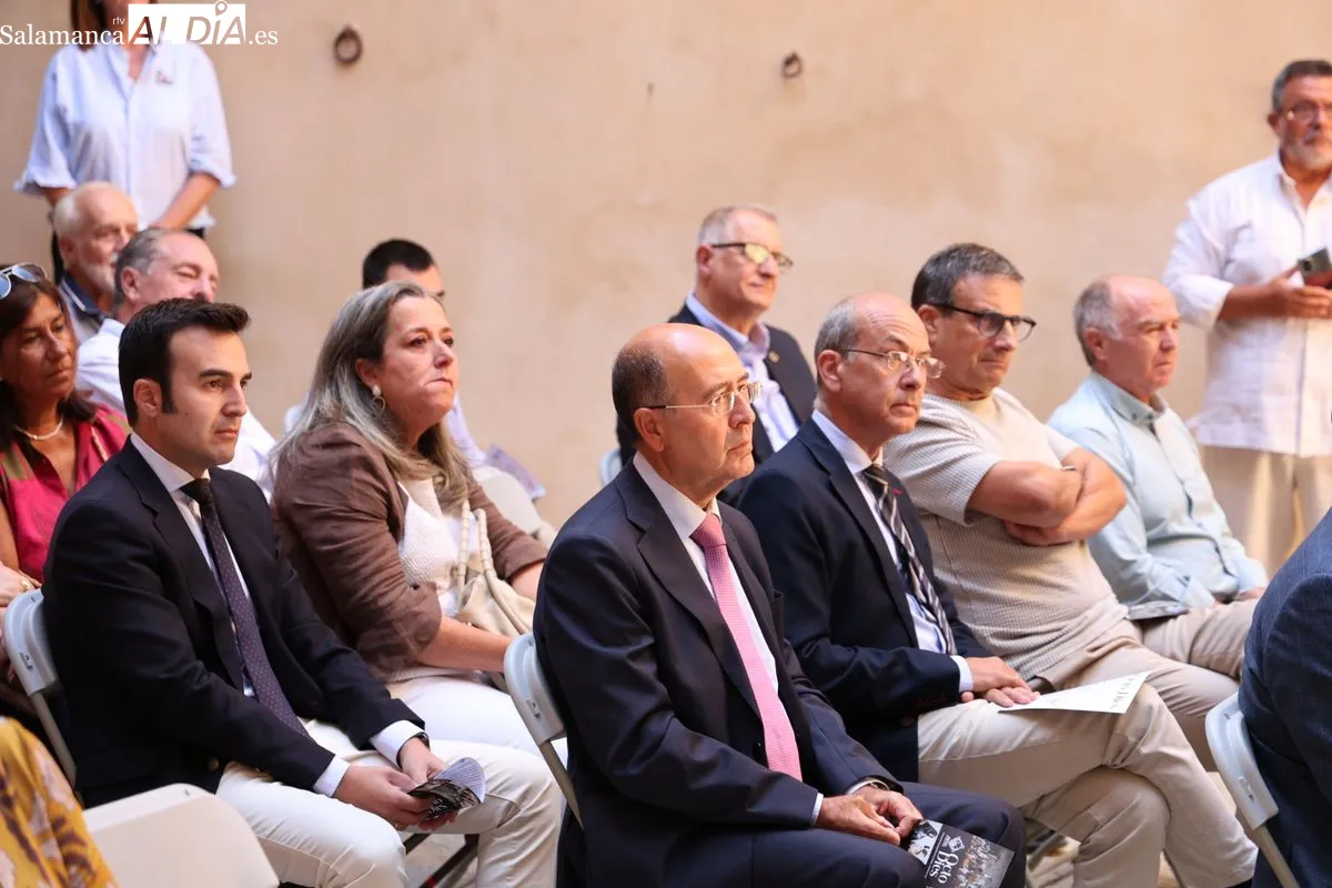 La Torre de los Anaya de Salamanca acoge la exposición 'Octo Dies', que  forma parte de los actos previos al XXXVII Encuentro Nacional de Cofradías. Foto de David Sañudo