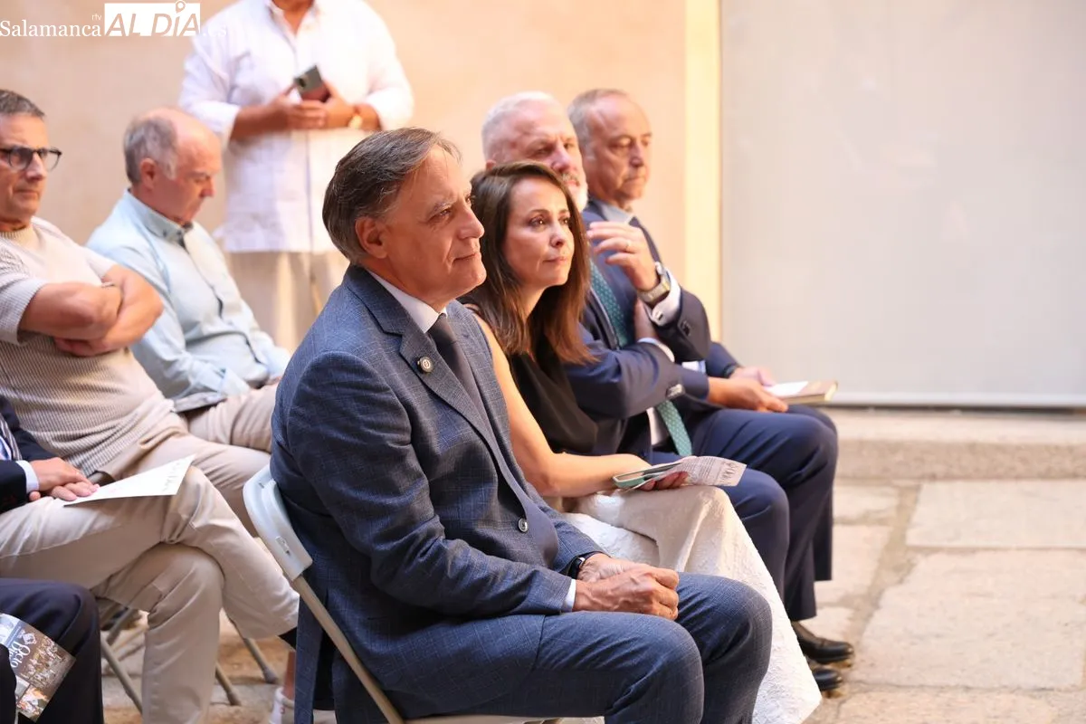 La Torre de los Anaya de Salamanca acoge la exposición 'Octo Dies', que  forma parte de los actos previos al XXXVII Encuentro Nacional de Cofradías. Foto de David Sañudo