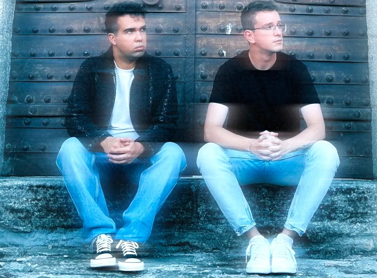 El dúo musical salmantino Cures, integrado por Víctor Grande y Hugo Curto
