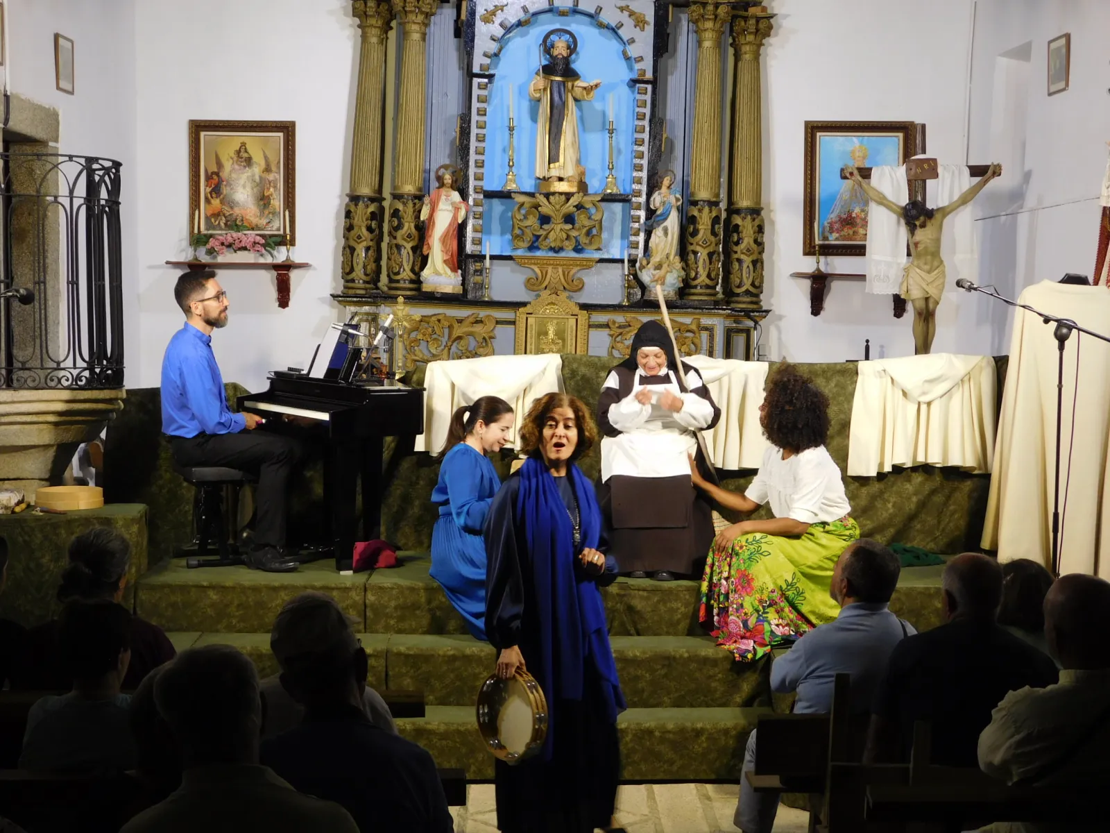 Foto 11 - Fresnedoso estrena iglesia y fiestas con San Juan de la Cruz
