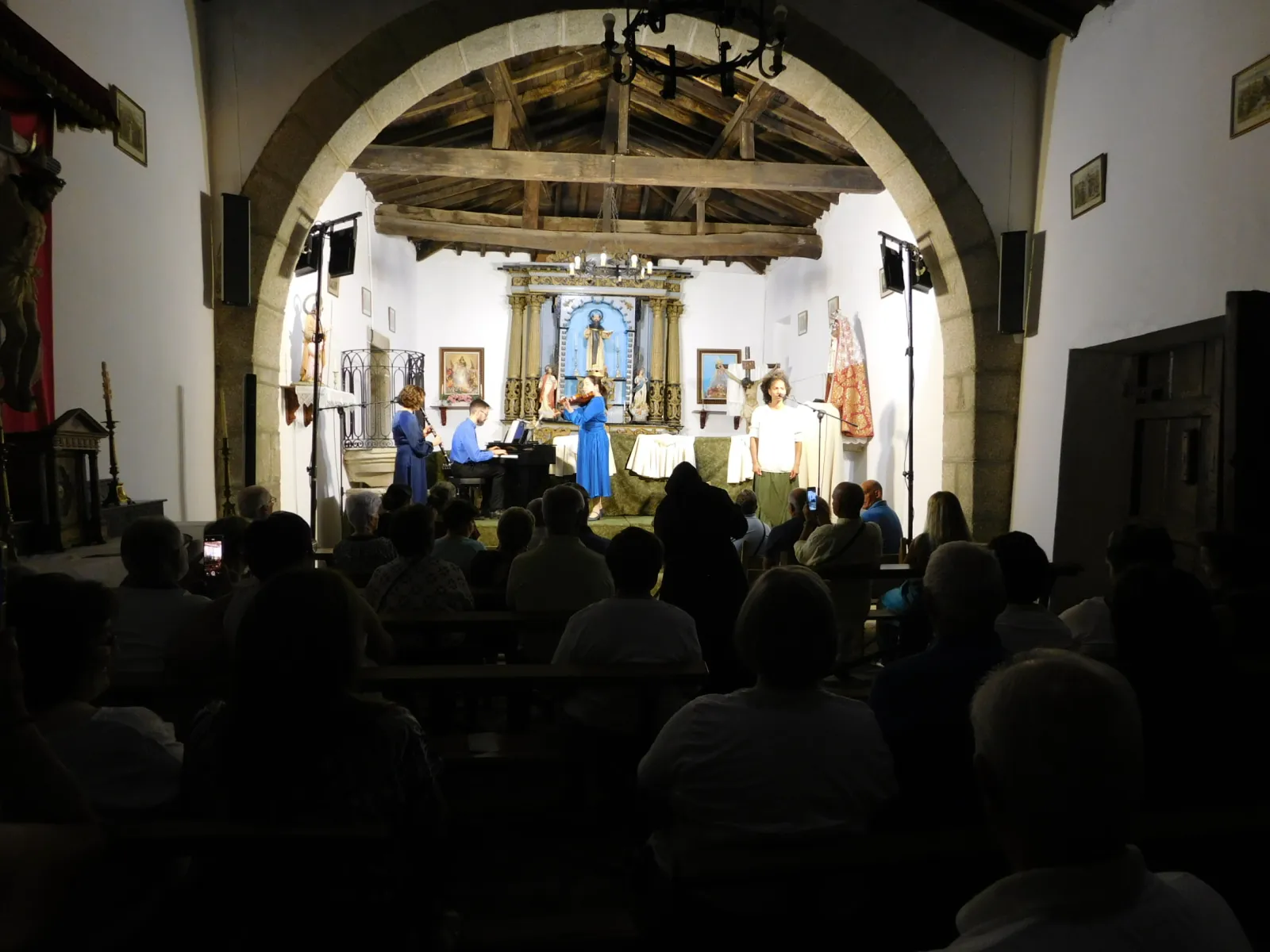 Foto 4 - Fresnedoso estrena iglesia y fiestas con San Juan de la Cruz