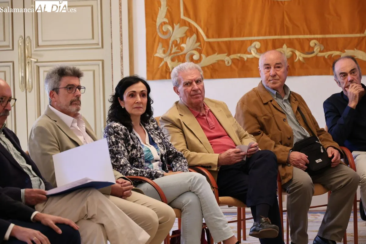 Acto en el Ayuntamiento para anunciar los ganadores de los Premios Ciudad de Salamanca de Novela y Poesía. Foto de David Sañudo