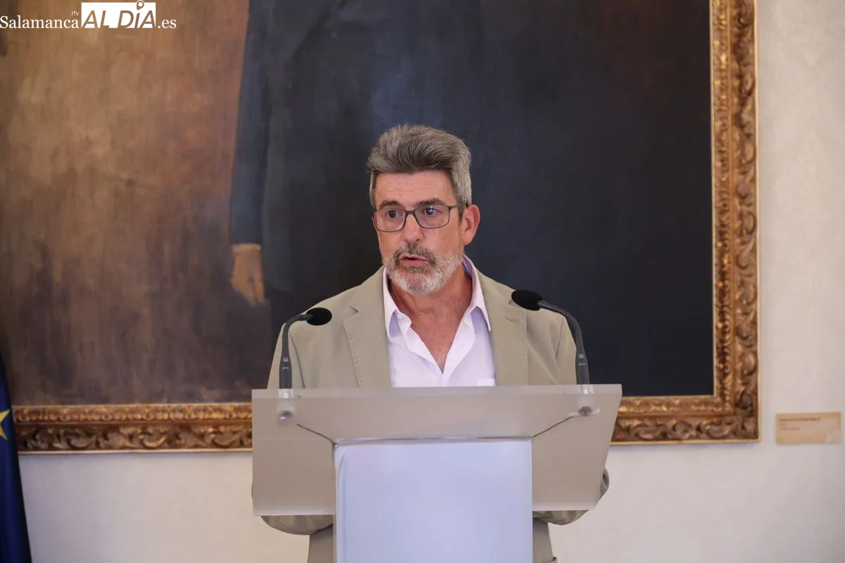 Acto en el Ayuntamiento para anunciar los ganadores de los Premios Ciudad de Salamanca de Novela y Poesía. Foto de David Sañudo