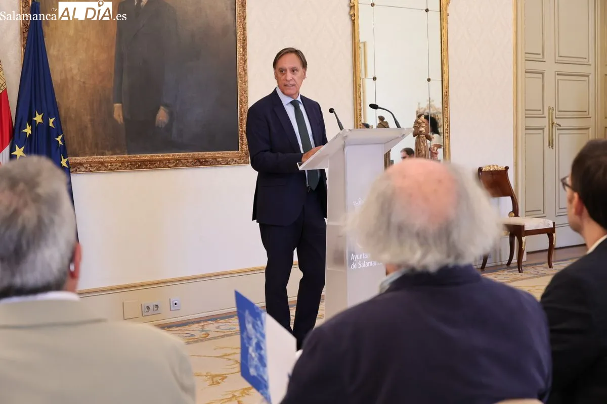 Acto en el Ayuntamiento para anunciar los ganadores de los Premios Ciudad de Salamanca de Novela y Poesía. Foto de David Sañudo